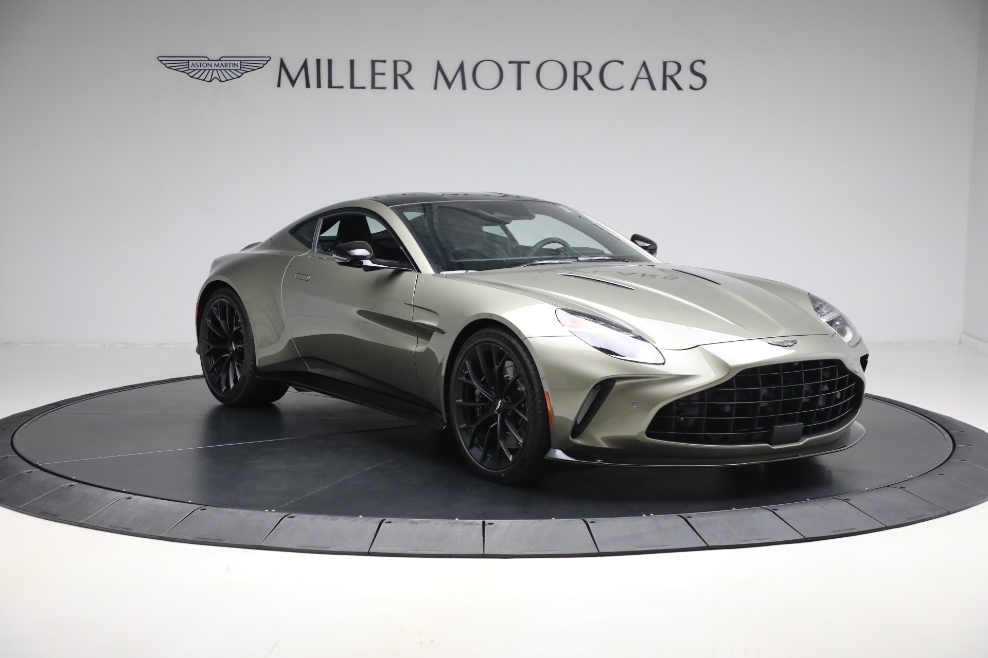 New-2025-Aston-Martin-Vantage