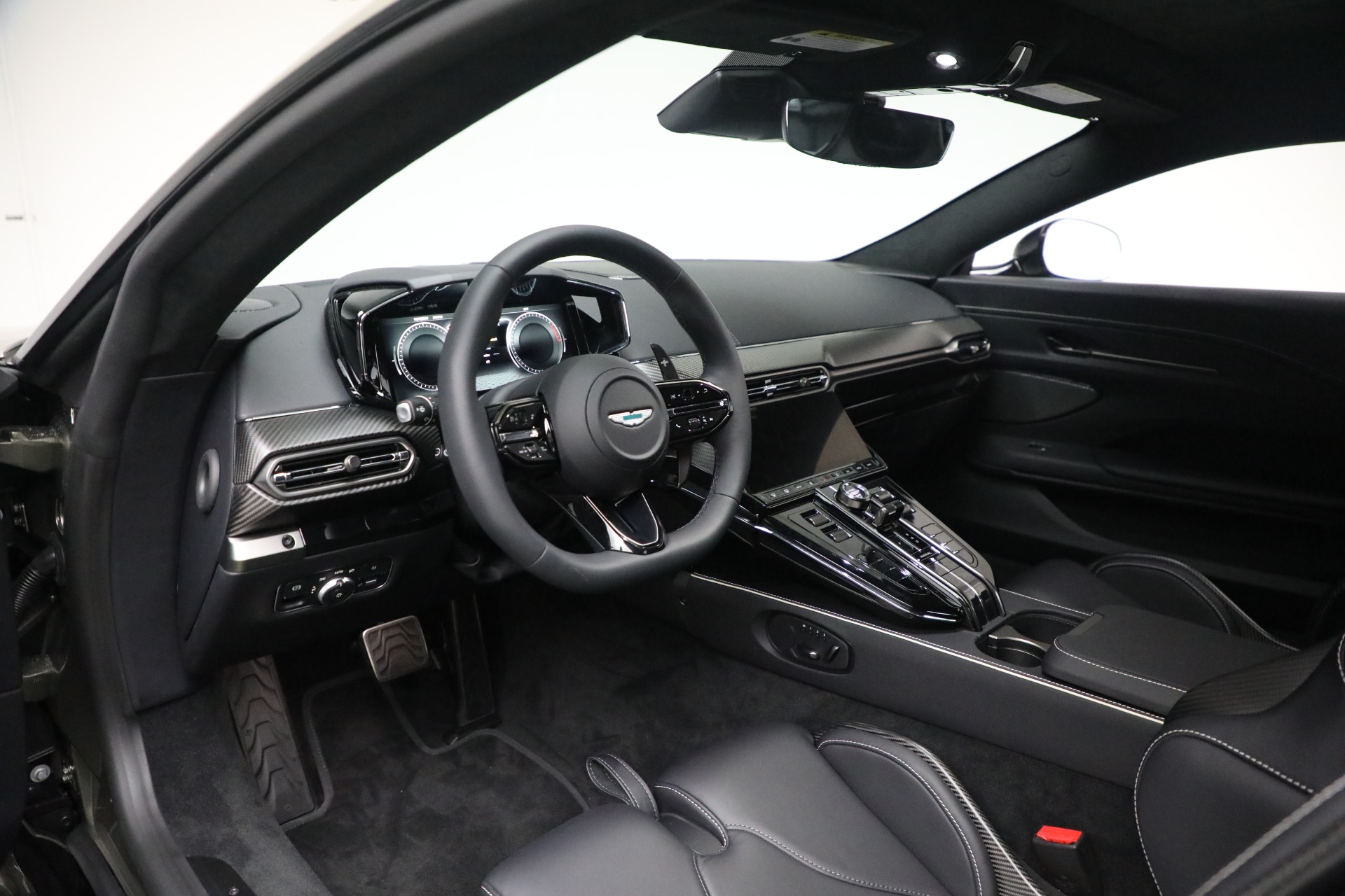 New-2025-Aston-Martin-Vantage