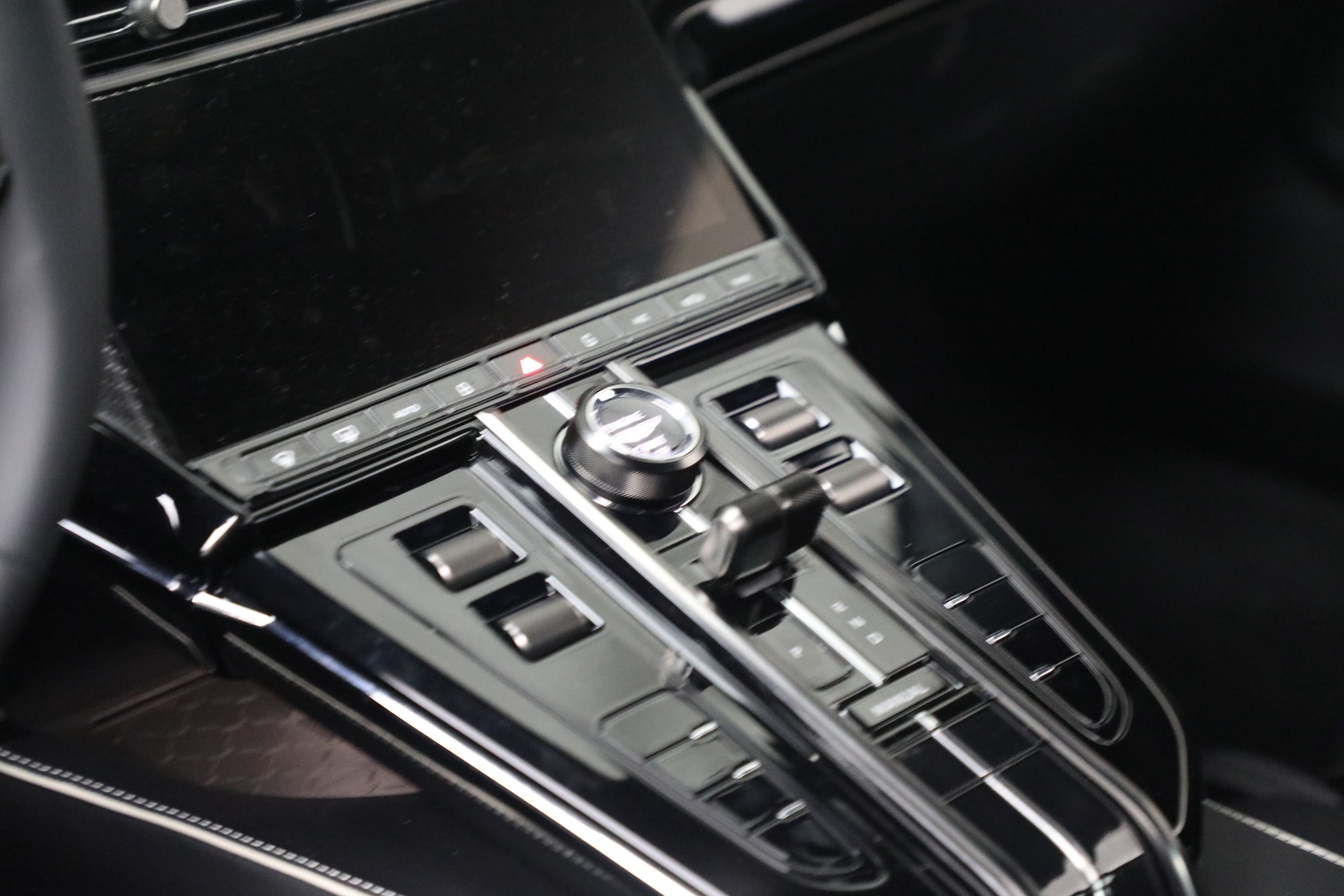 New-2025-Aston-Martin-Vantage