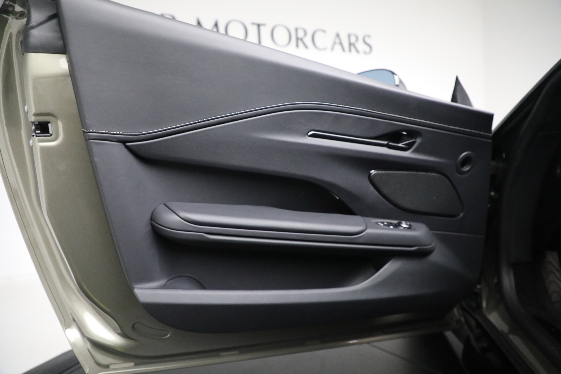 New-2025-Aston-Martin-Vantage