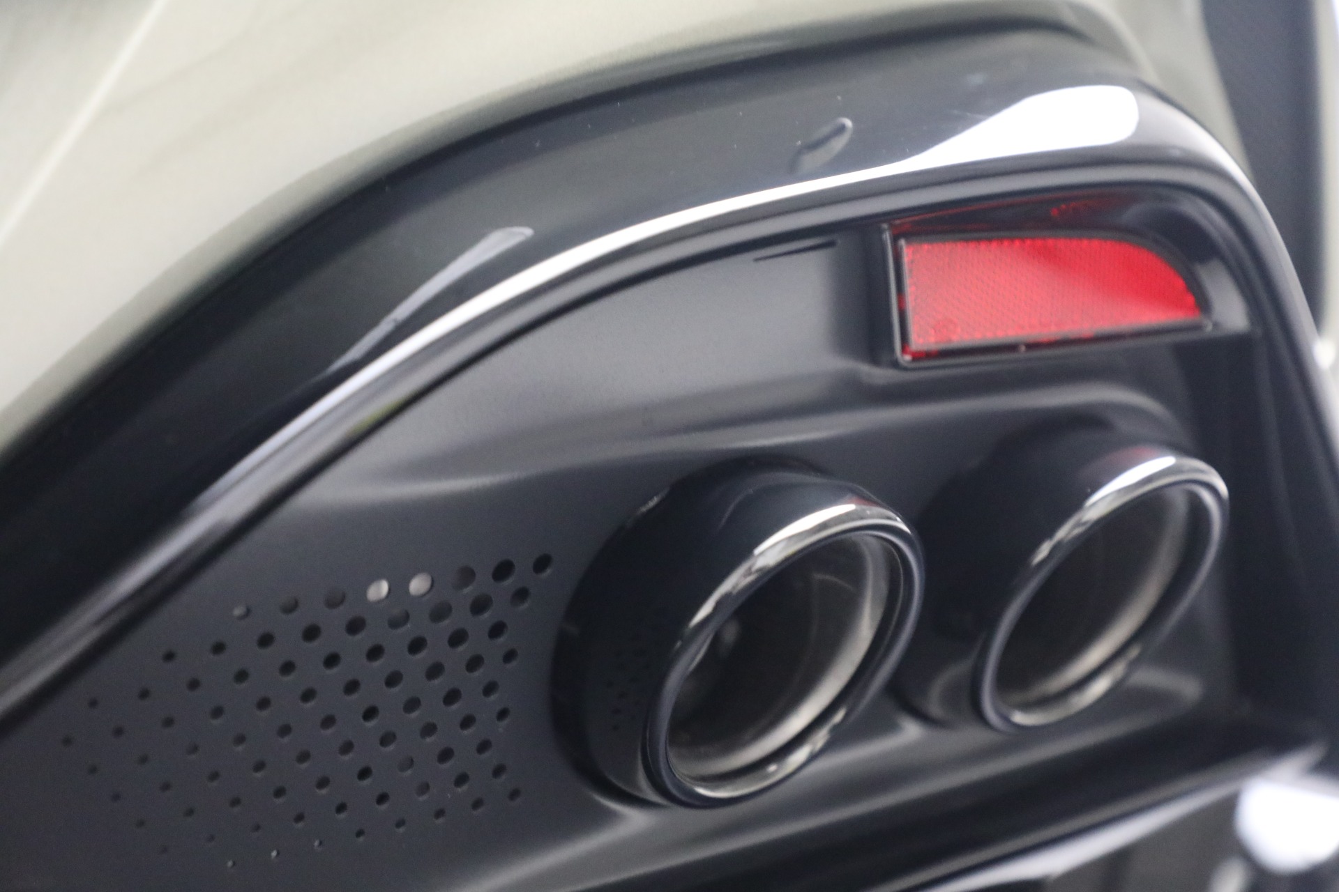 New-2025-Aston-Martin-Vantage