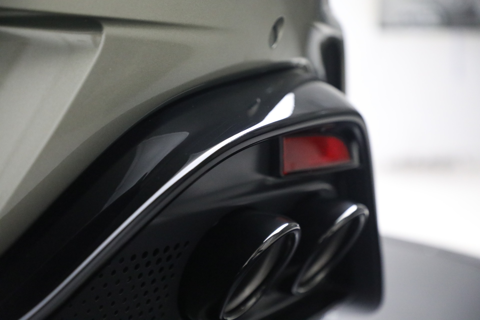 New-2025-Aston-Martin-Vantage