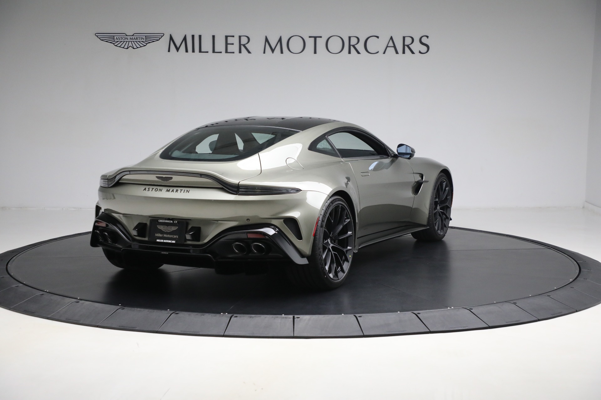 New-2025-Aston-Martin-Vantage