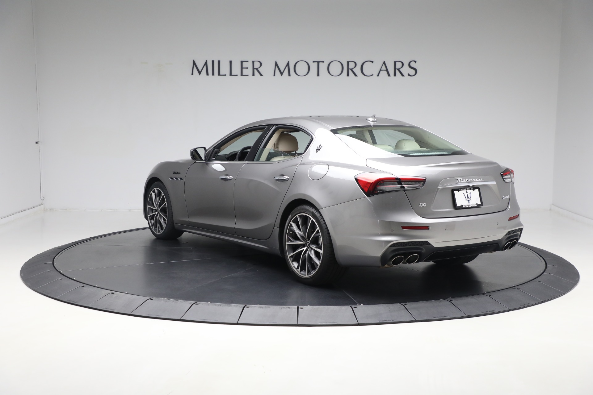 Used-2022-Maserati-Ghibli-Modena-Q4