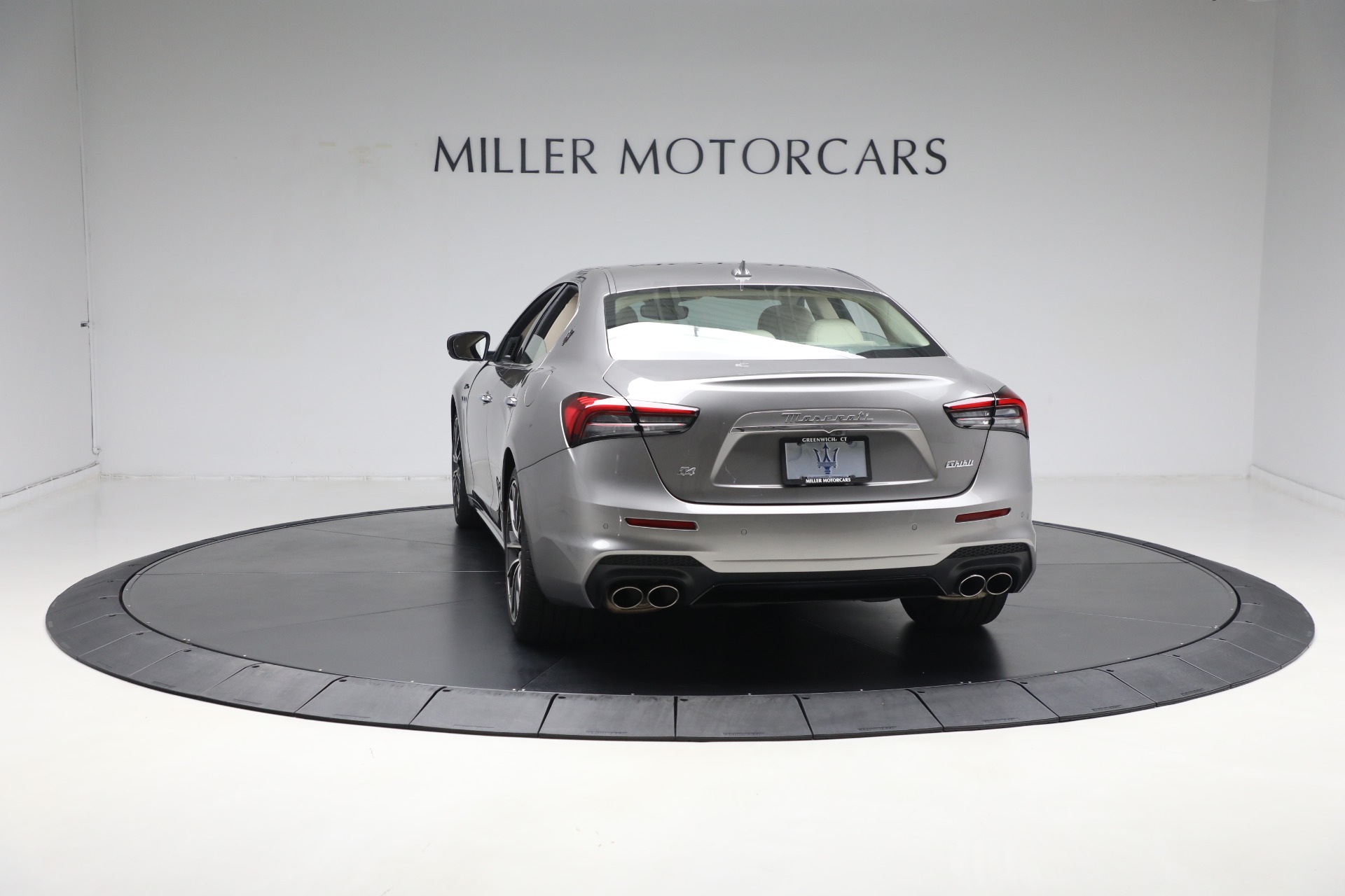 Used-2022-Maserati-Ghibli-Modena-Q4