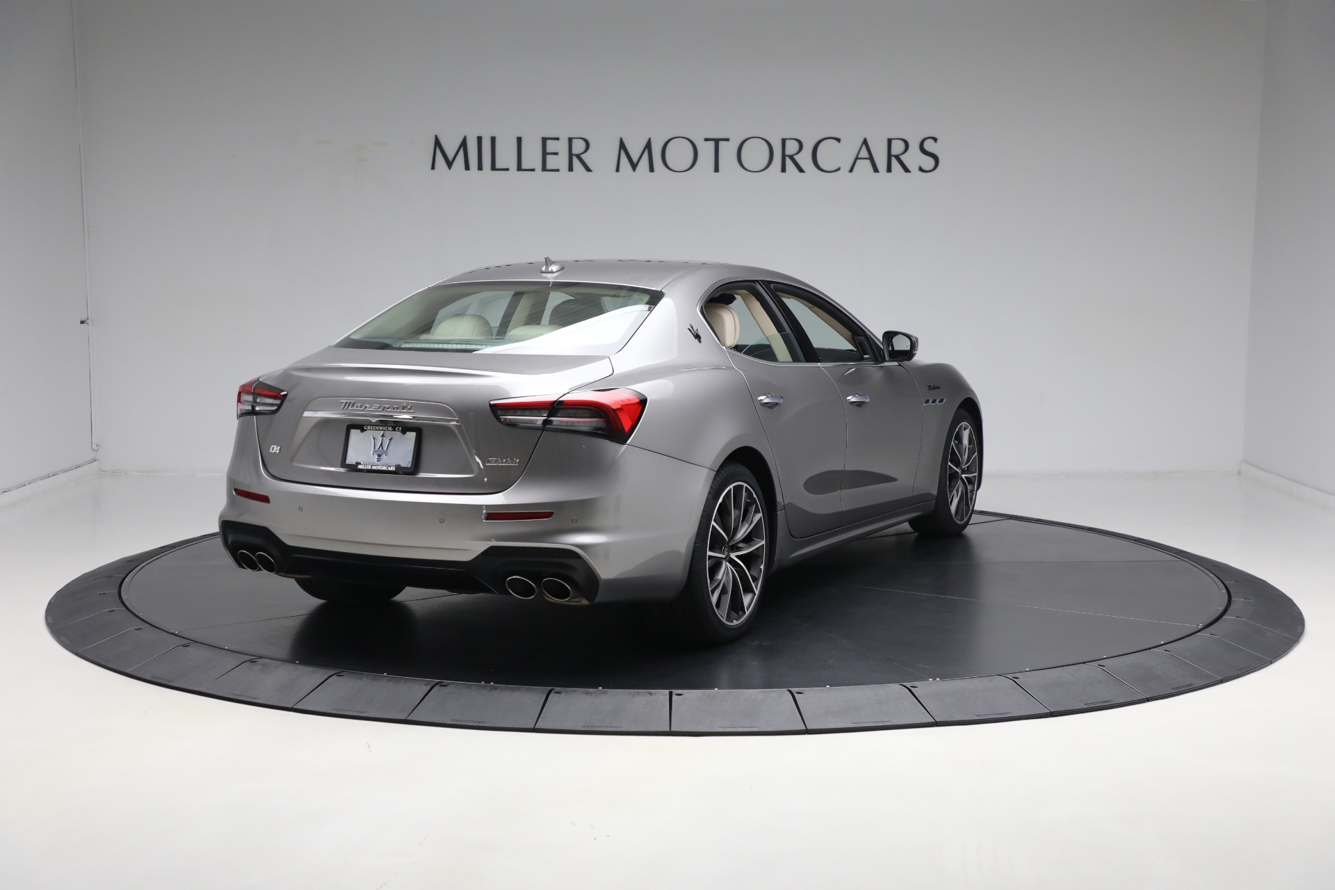 Used-2022-Maserati-Ghibli-Modena-Q4