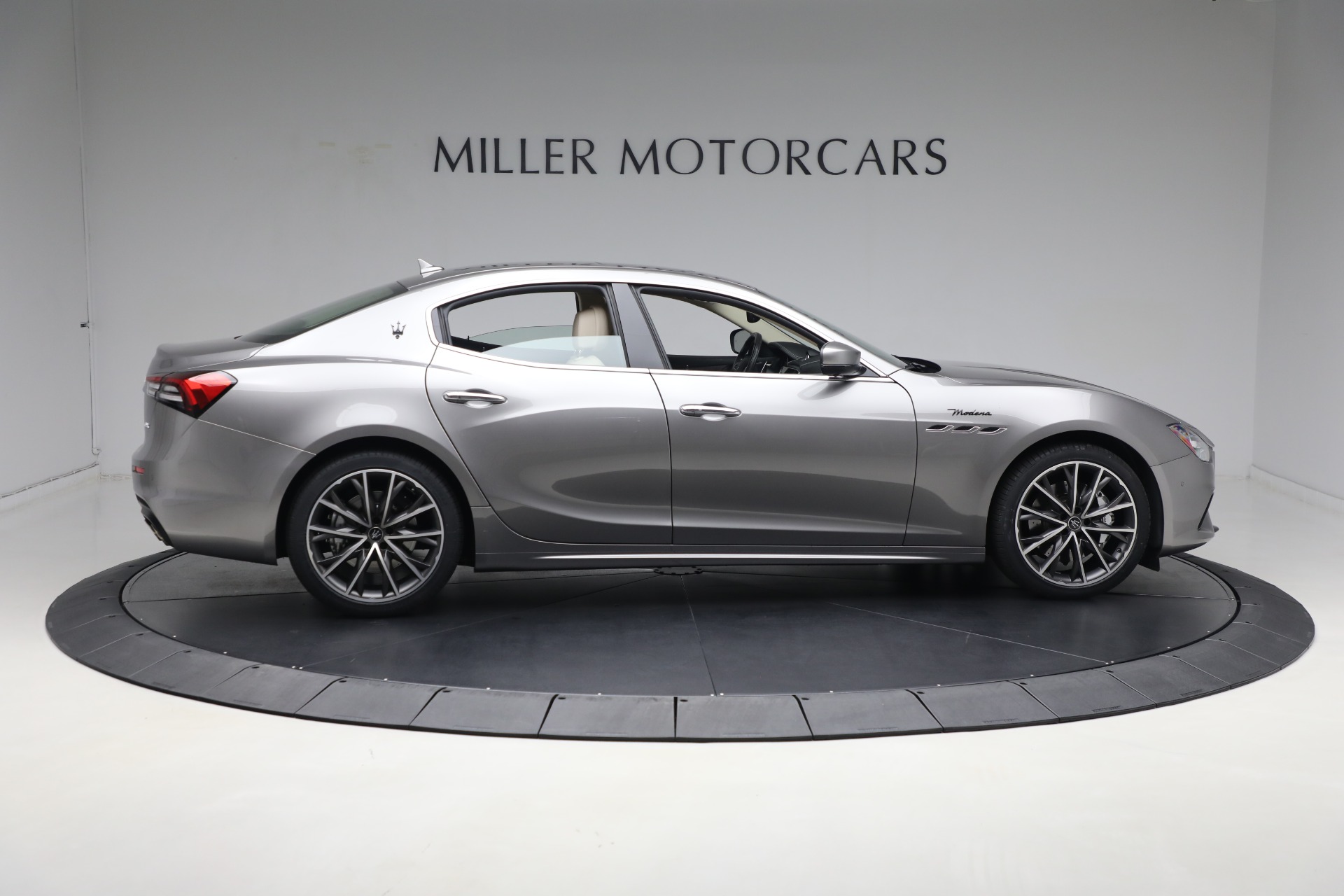Used-2022-Maserati-Ghibli-Modena-Q4