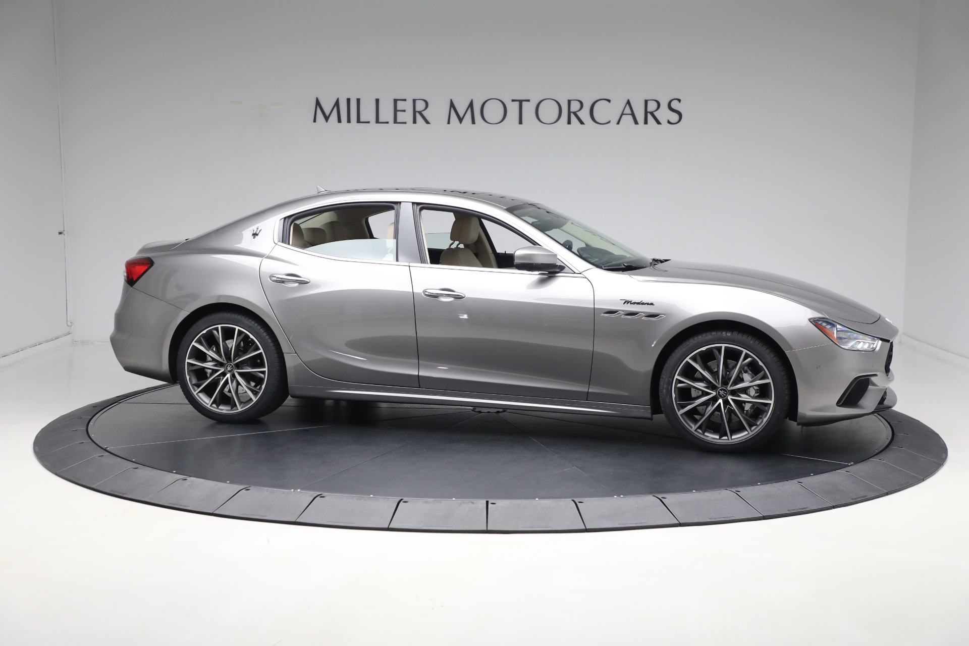 Used-2022-Maserati-Ghibli-Modena-Q4