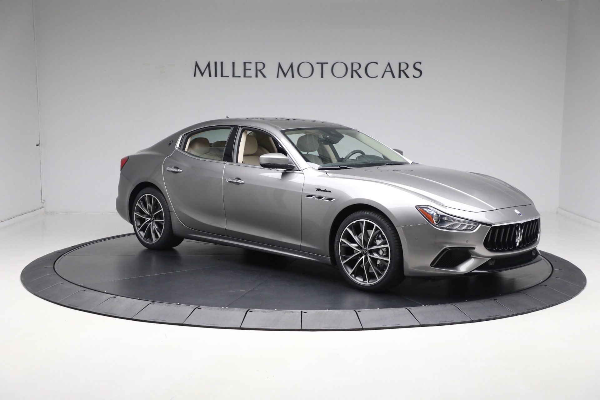 Used-2022-Maserati-Ghibli-Modena-Q4