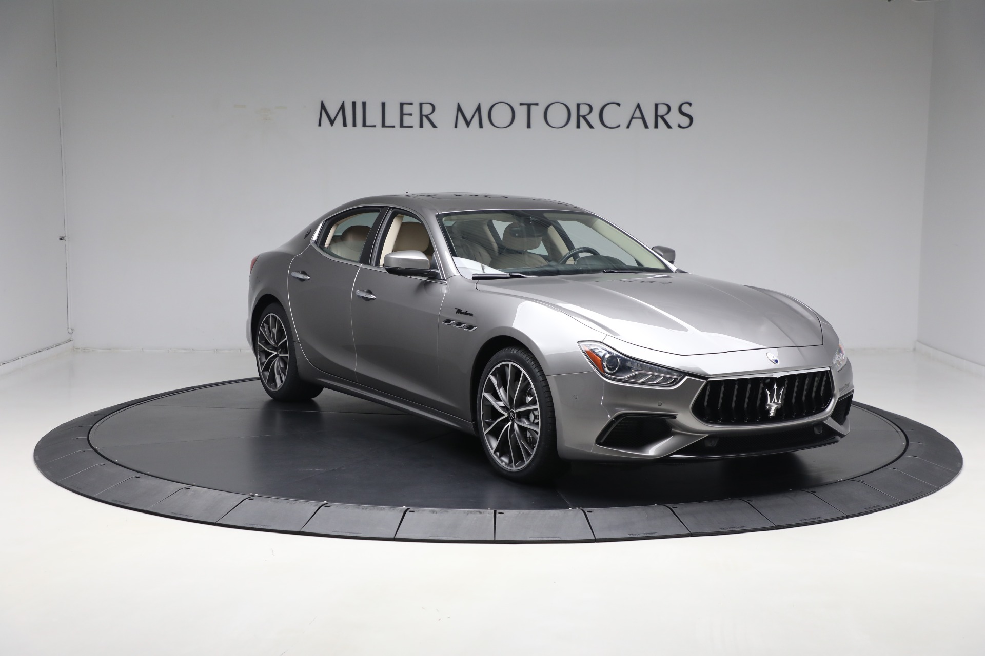 Used-2022-Maserati-Ghibli-Modena-Q4