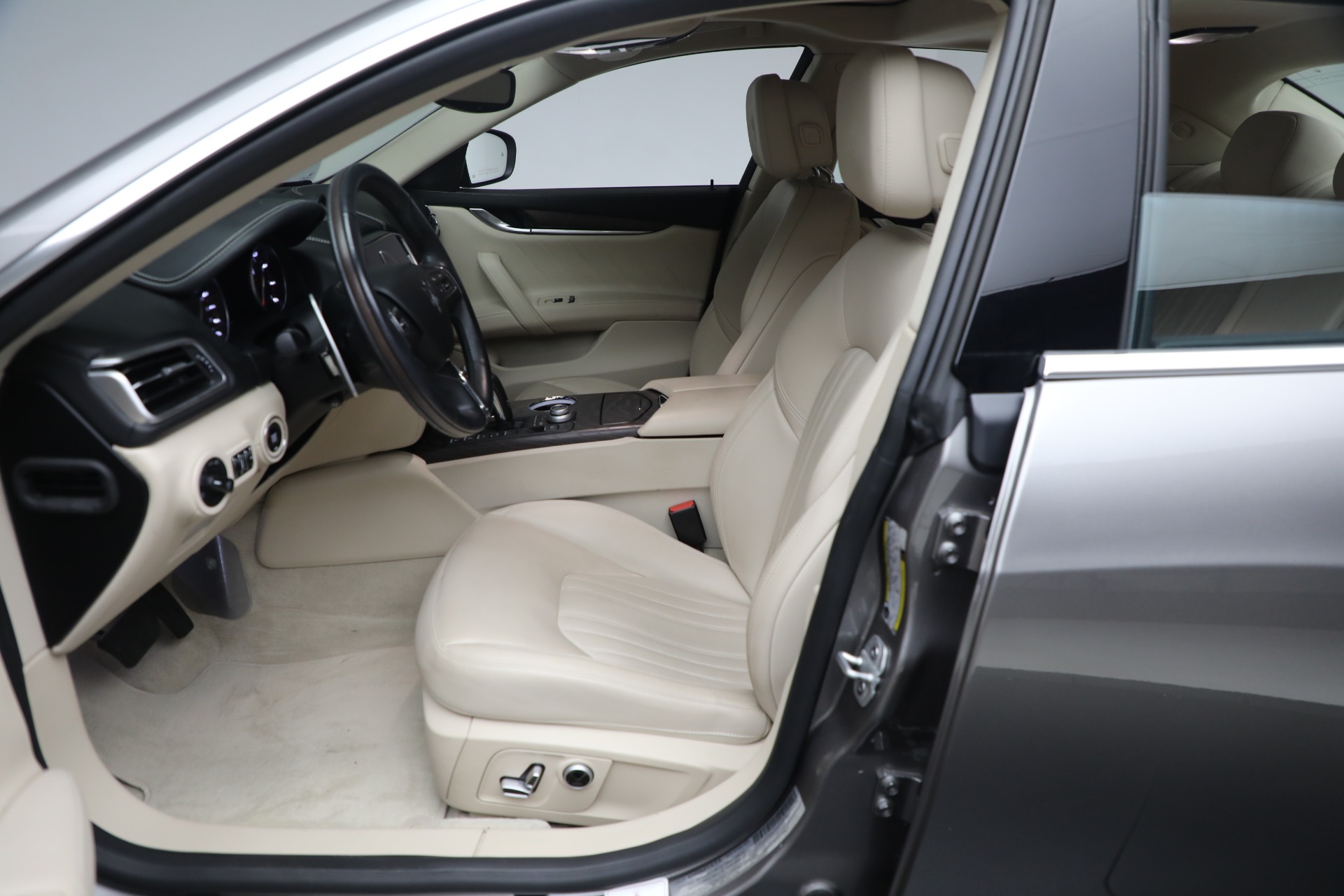 Used-2022-Maserati-Ghibli-Modena-Q4