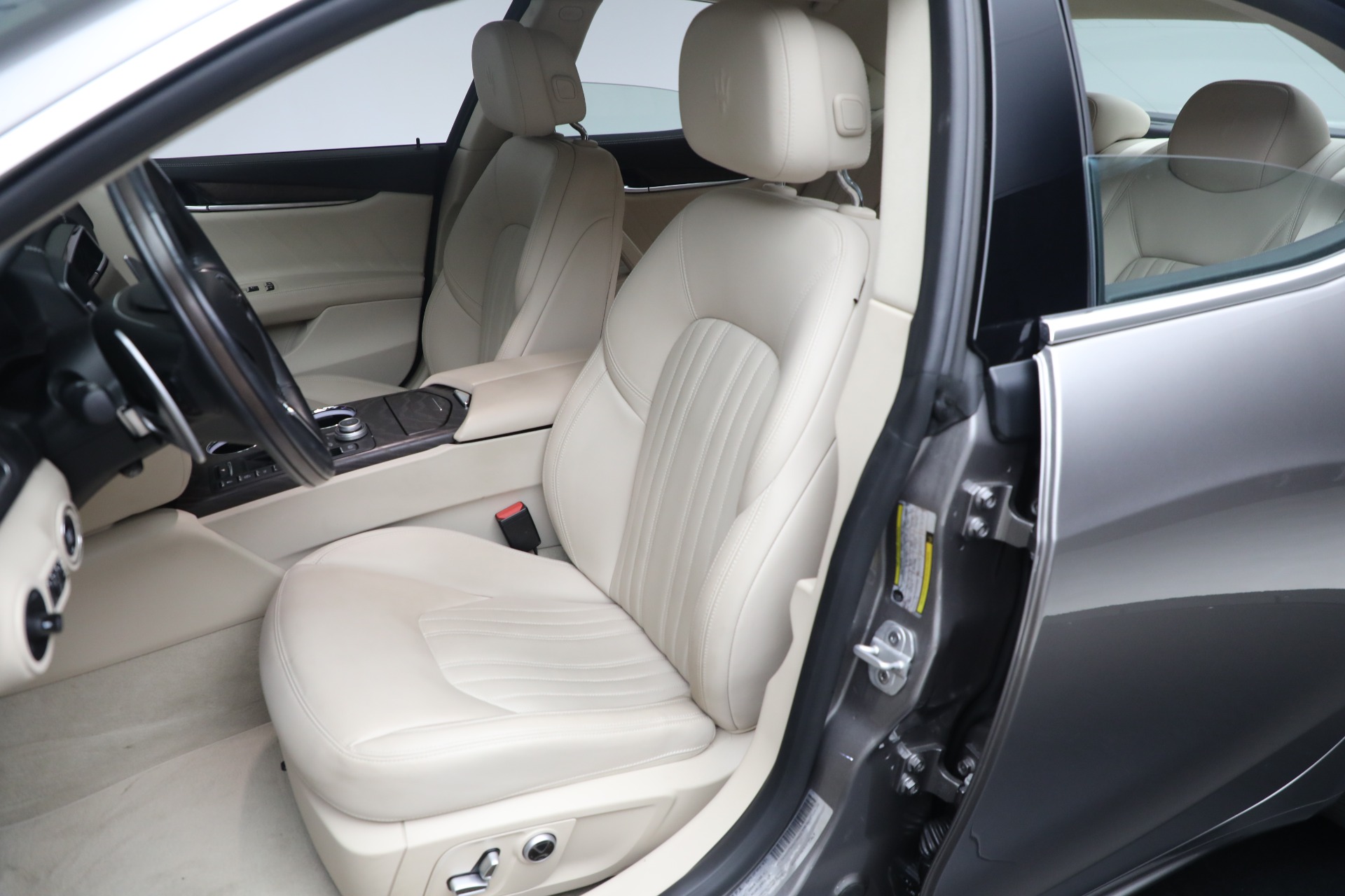 Used-2022-Maserati-Ghibli-Modena-Q4