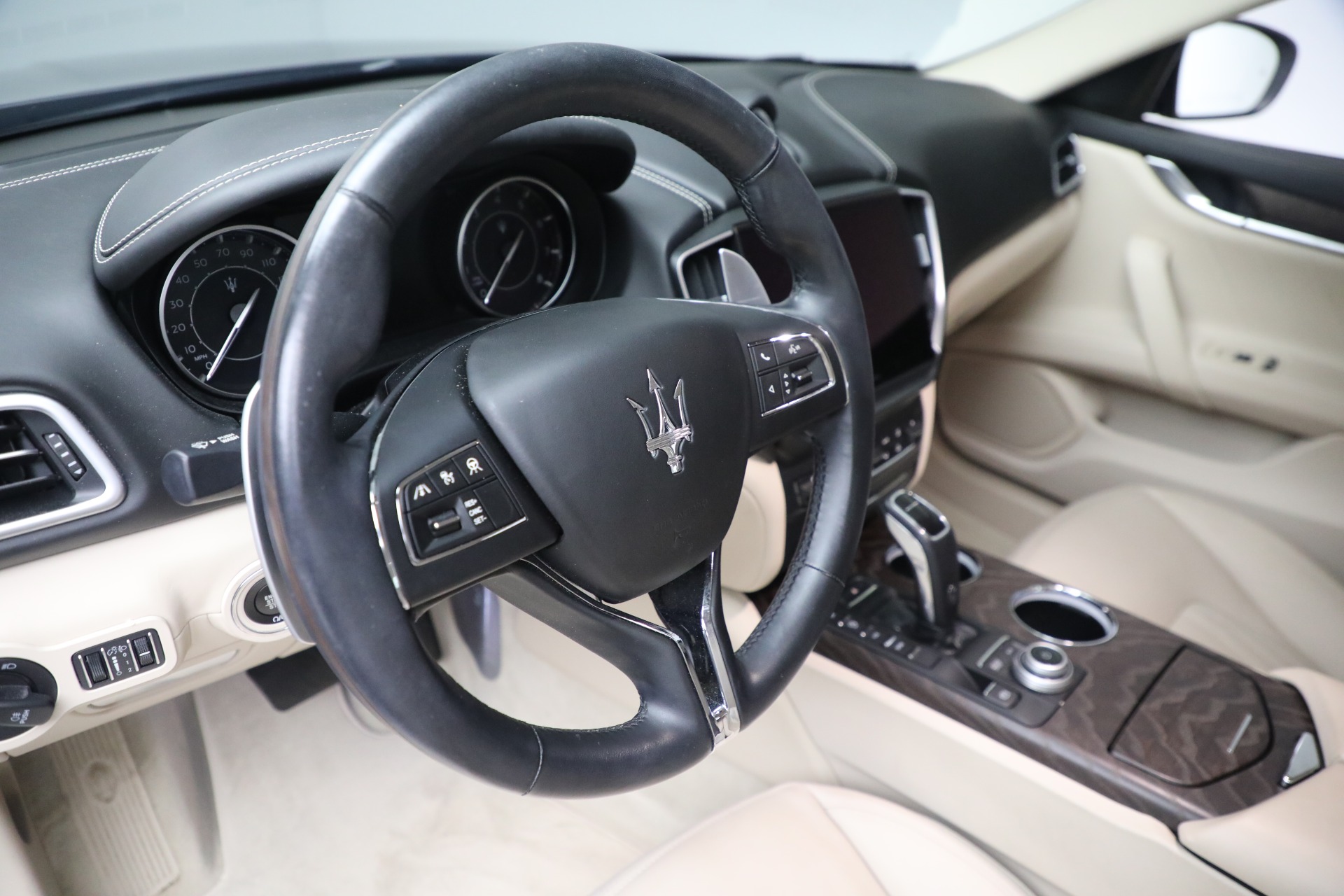 Used-2022-Maserati-Ghibli-Modena-Q4