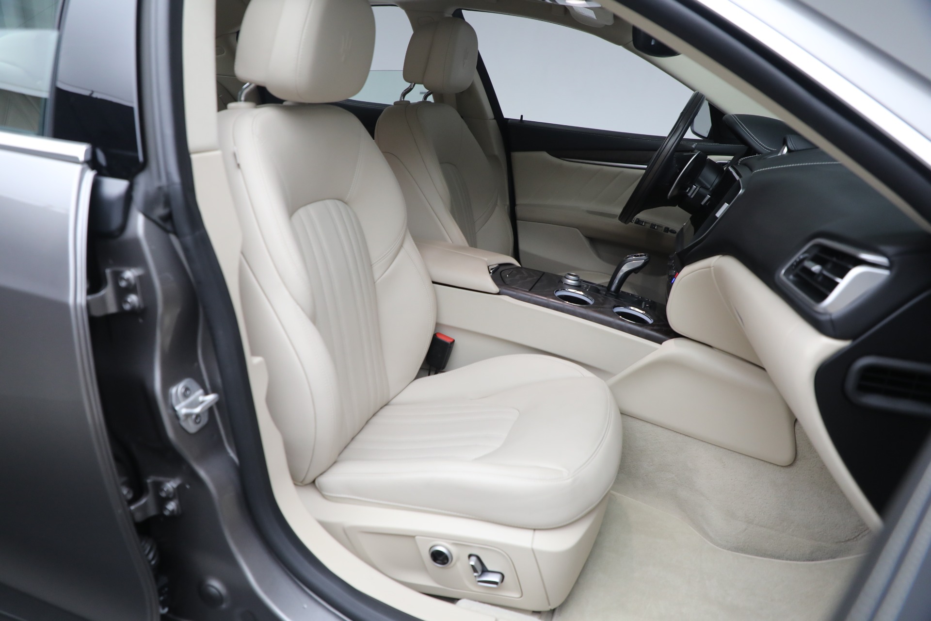 Used-2022-Maserati-Ghibli-Modena-Q4