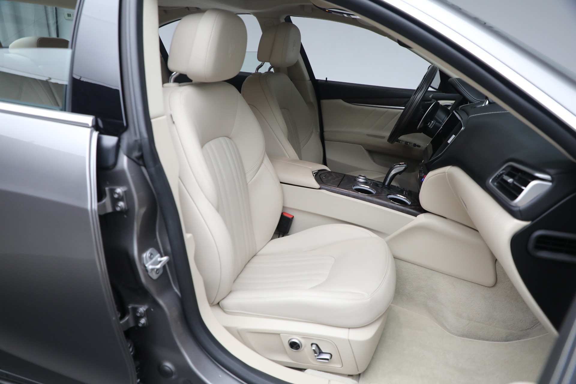 Used-2022-Maserati-Ghibli-Modena-Q4