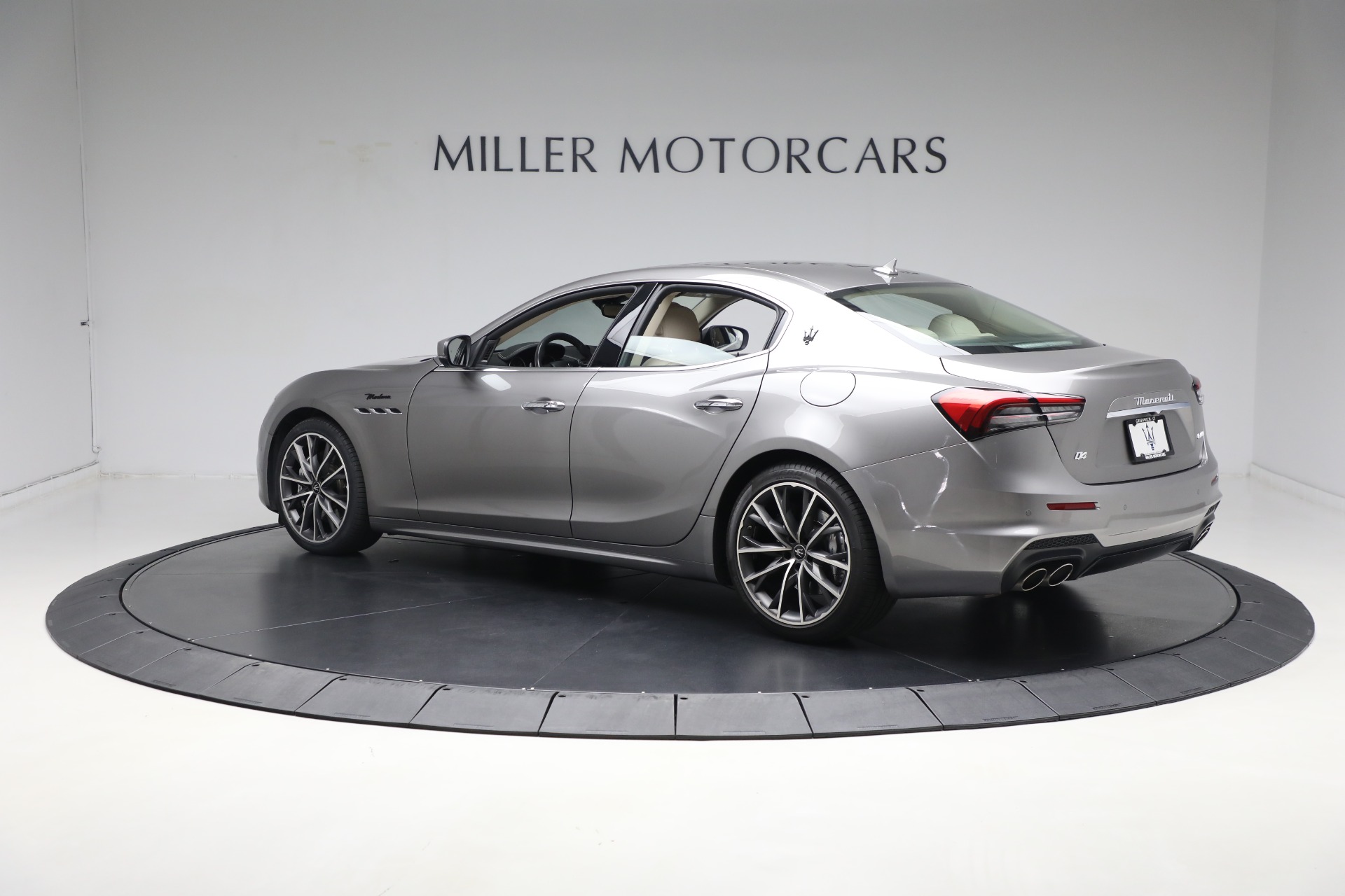 Used-2022-Maserati-Ghibli-Modena-Q4