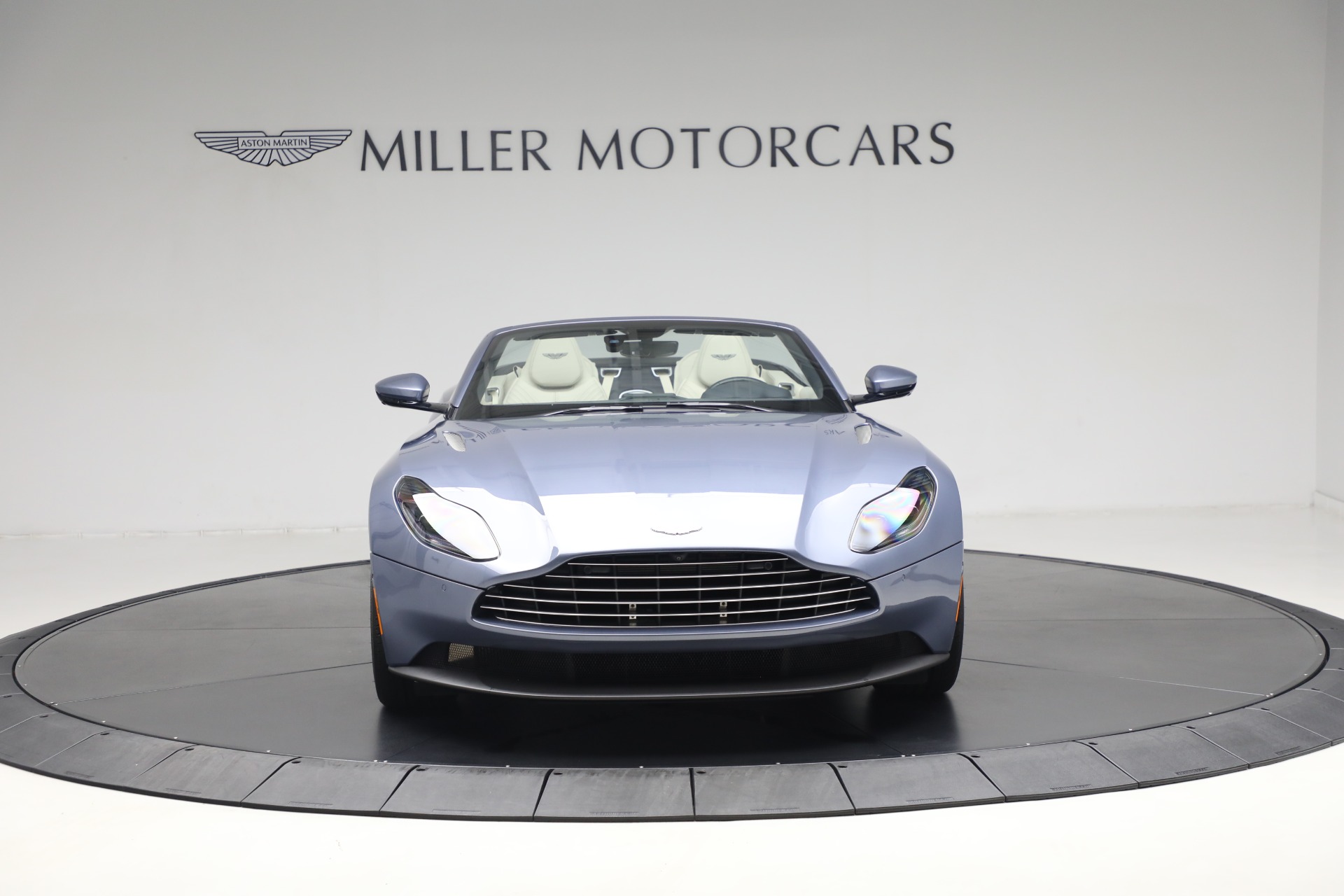 Used-2022-Aston-Martin-DB11-Volante