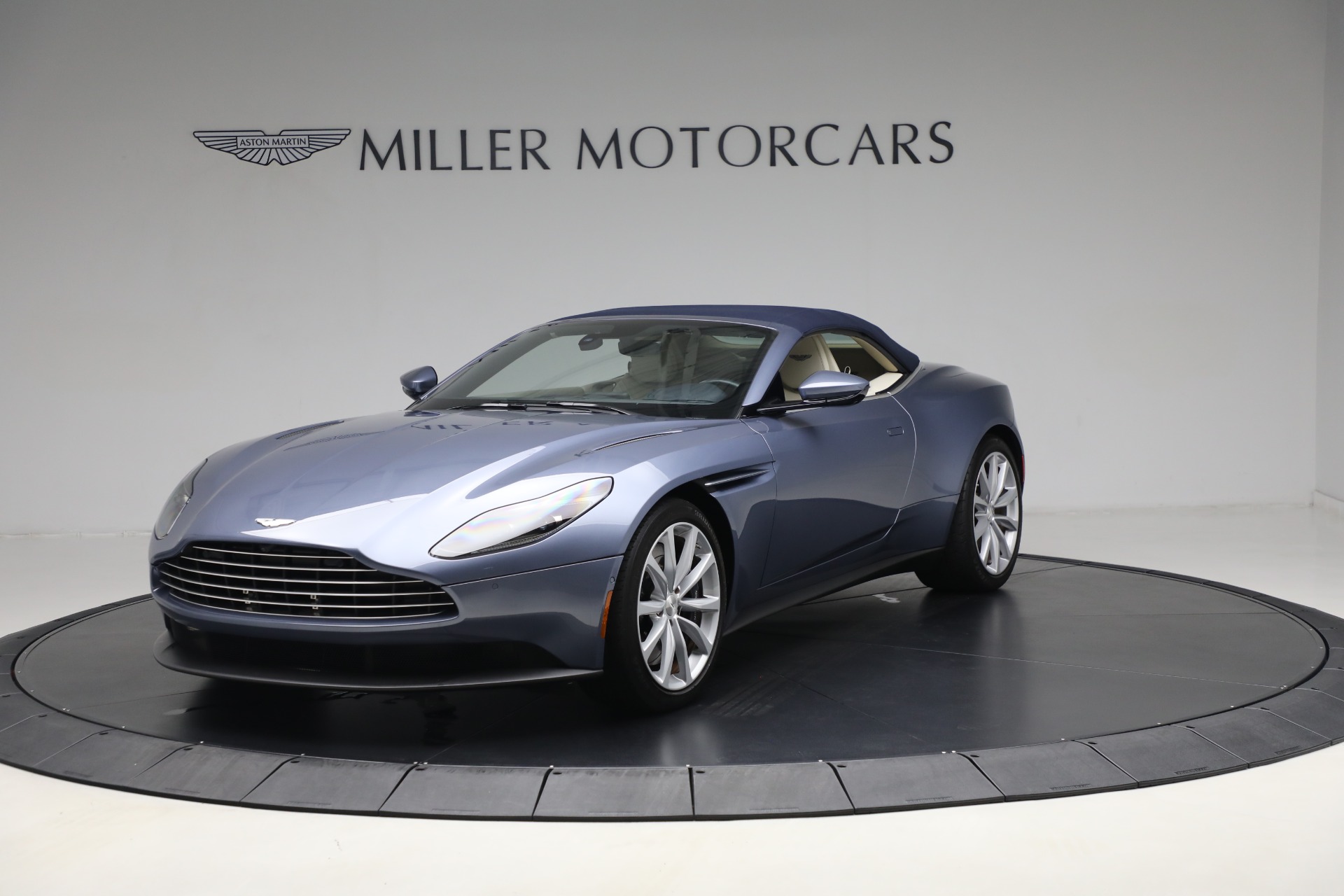 Used-2022-Aston-Martin-DB11-Volante