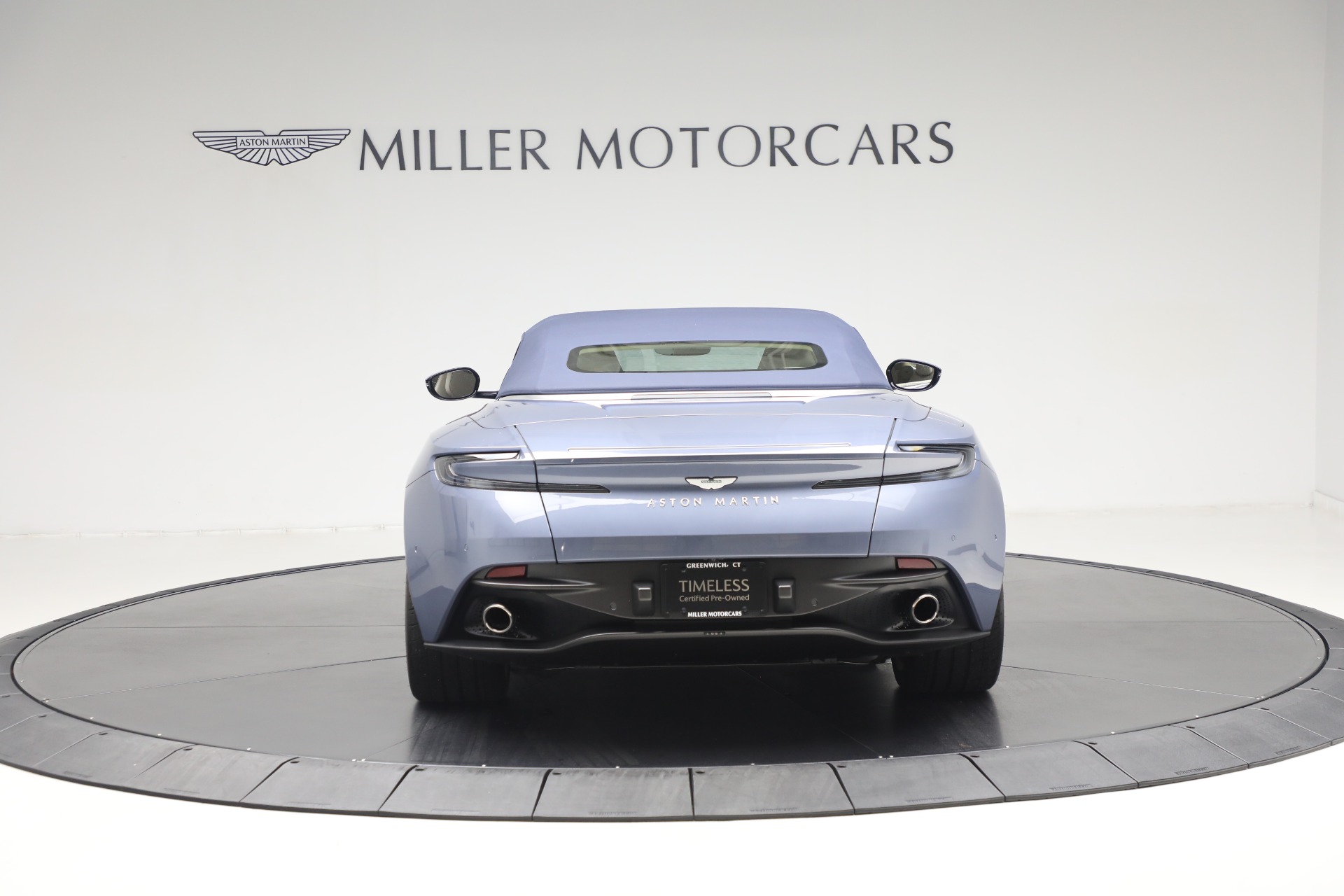 Used-2022-Aston-Martin-DB11-Volante