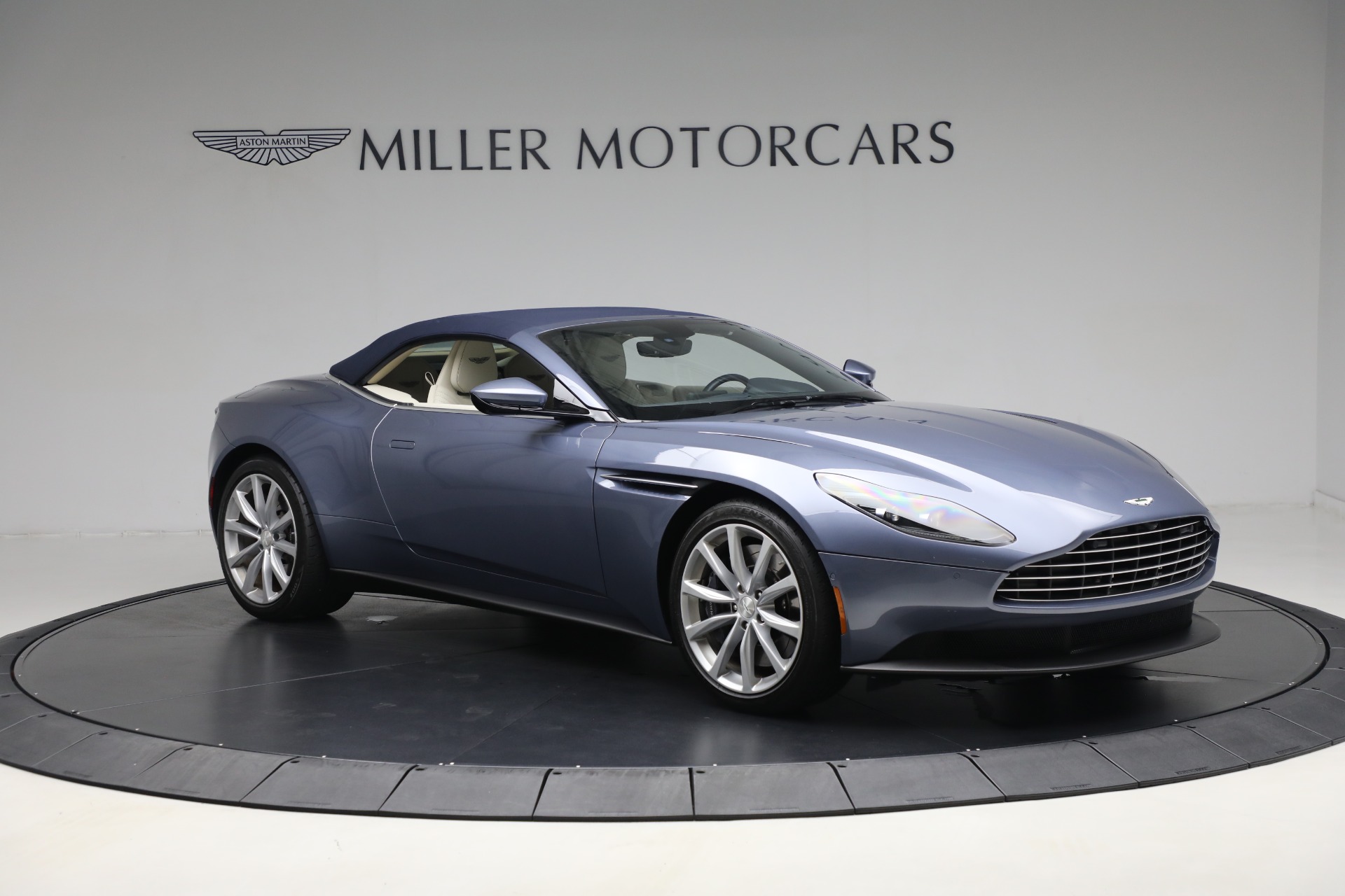 Used-2022-Aston-Martin-DB11-Volante