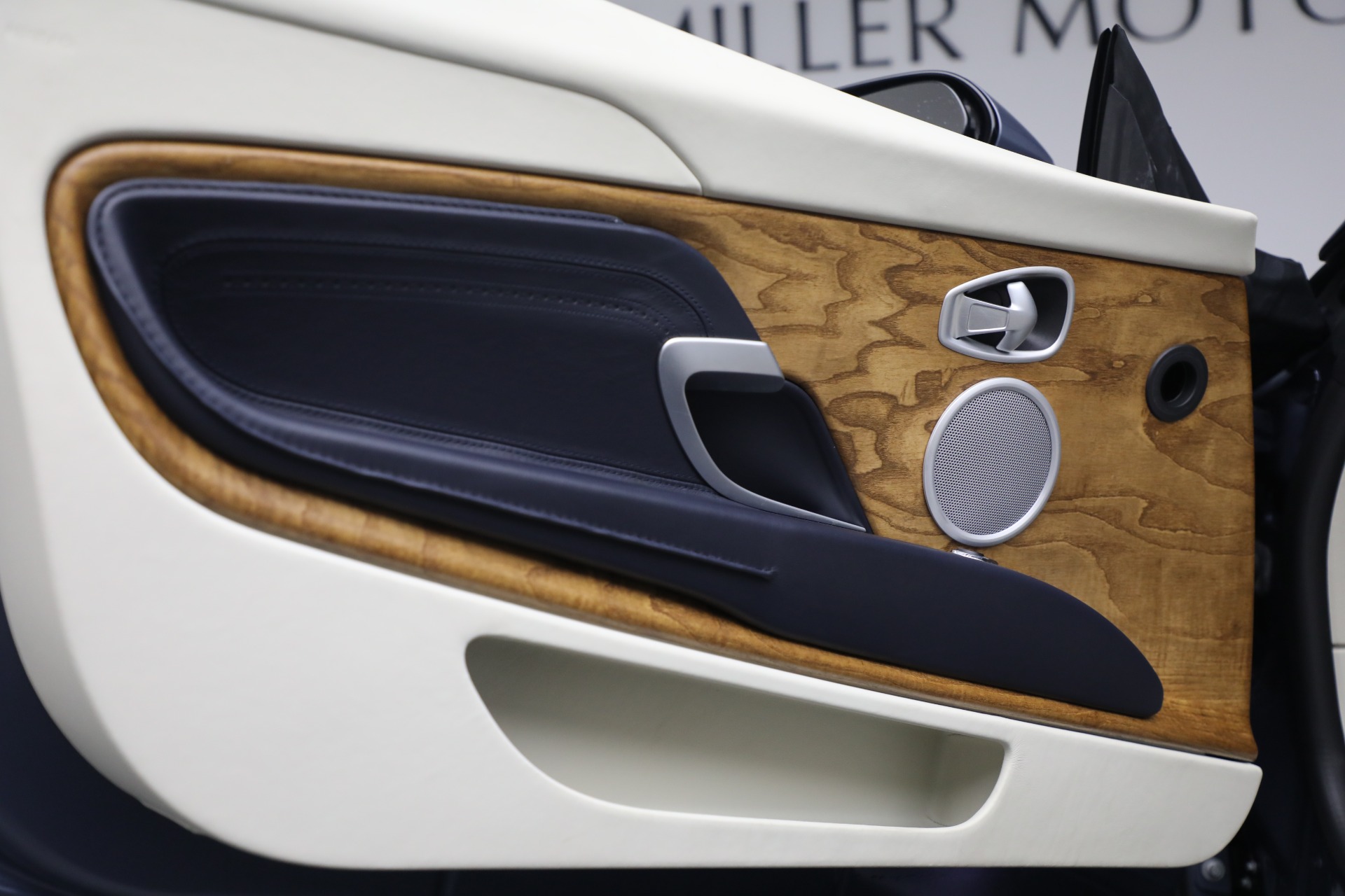 Used-2022-Aston-Martin-DB11-Volante