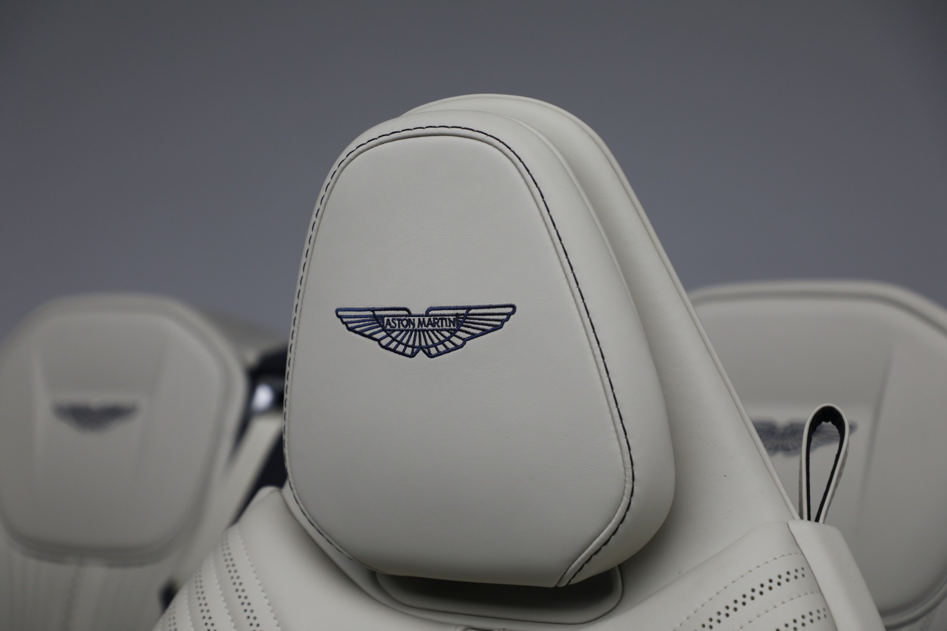 Used-2022-Aston-Martin-DB11-Volante