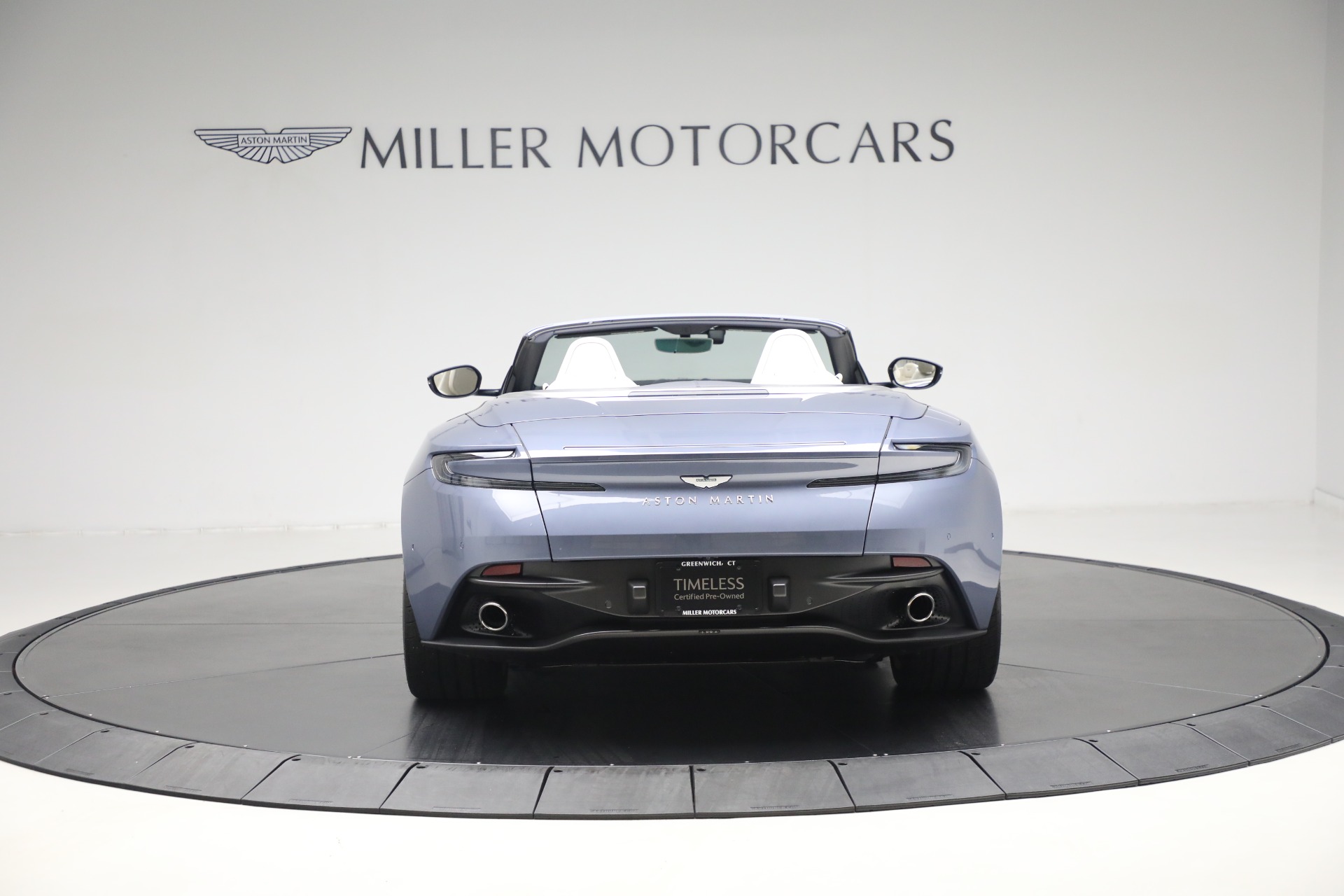 Used-2022-Aston-Martin-DB11-Volante