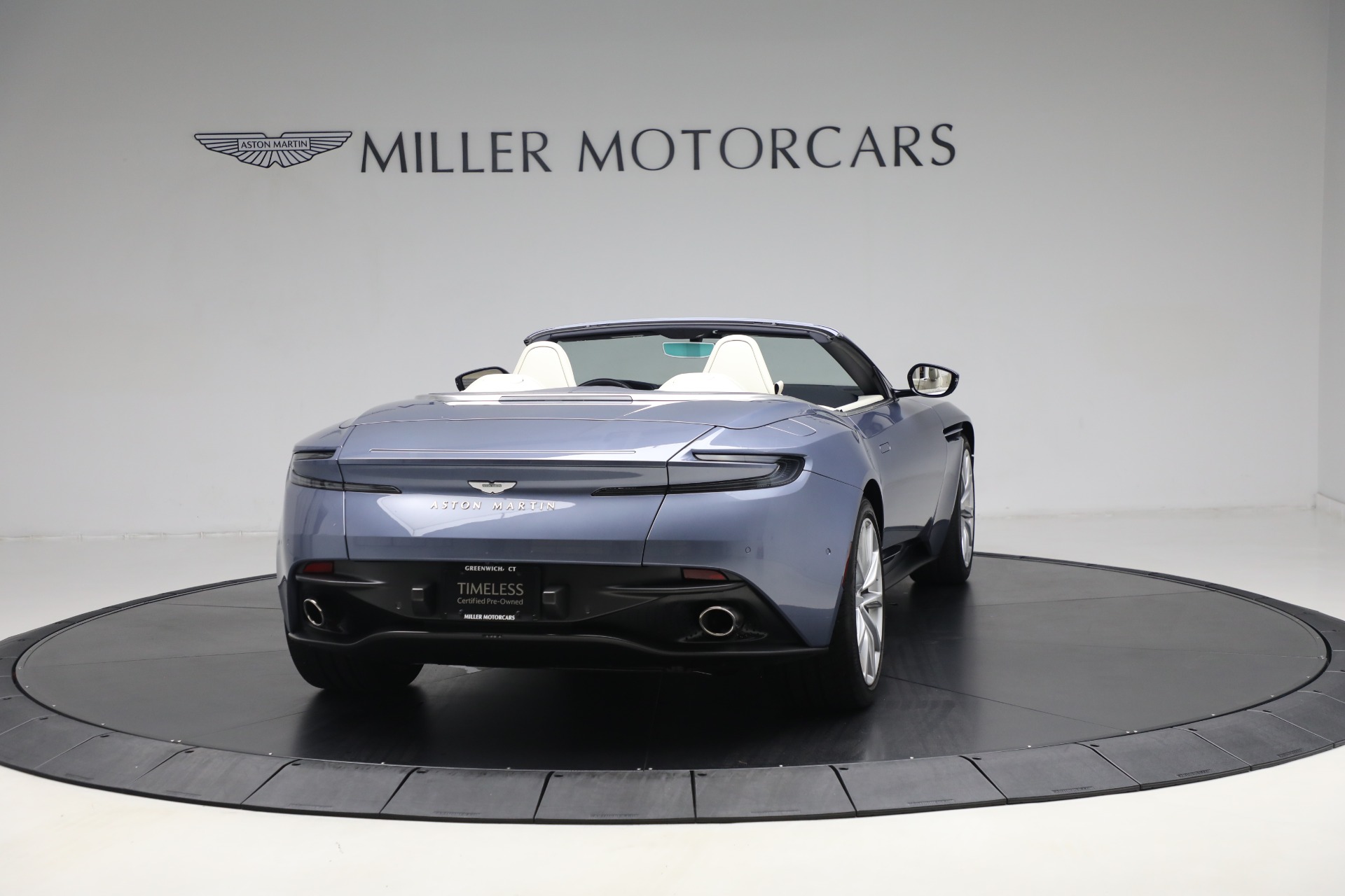 Used-2022-Aston-Martin-DB11-Volante