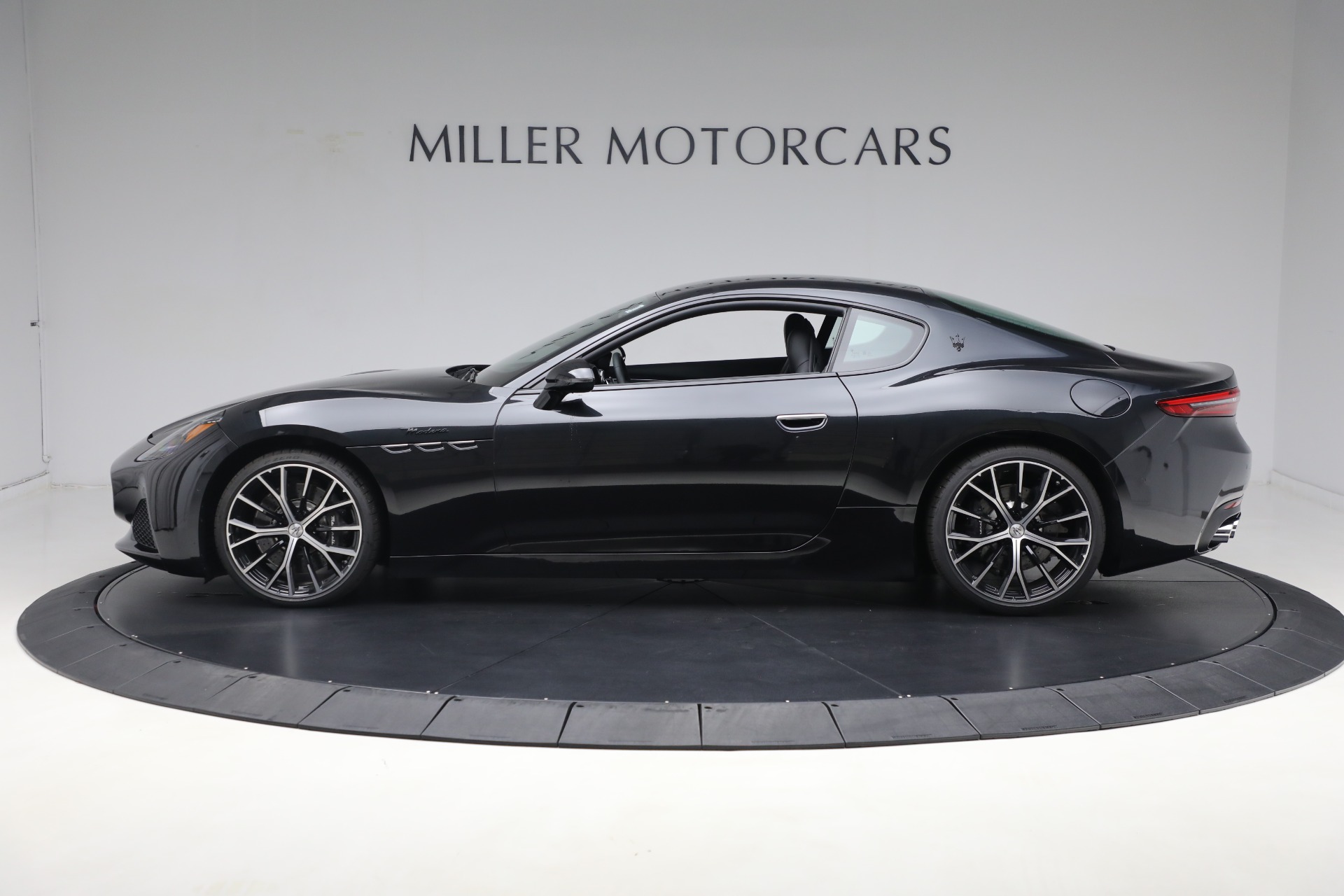 New-2024-Maserati-GranTurismo-Modena