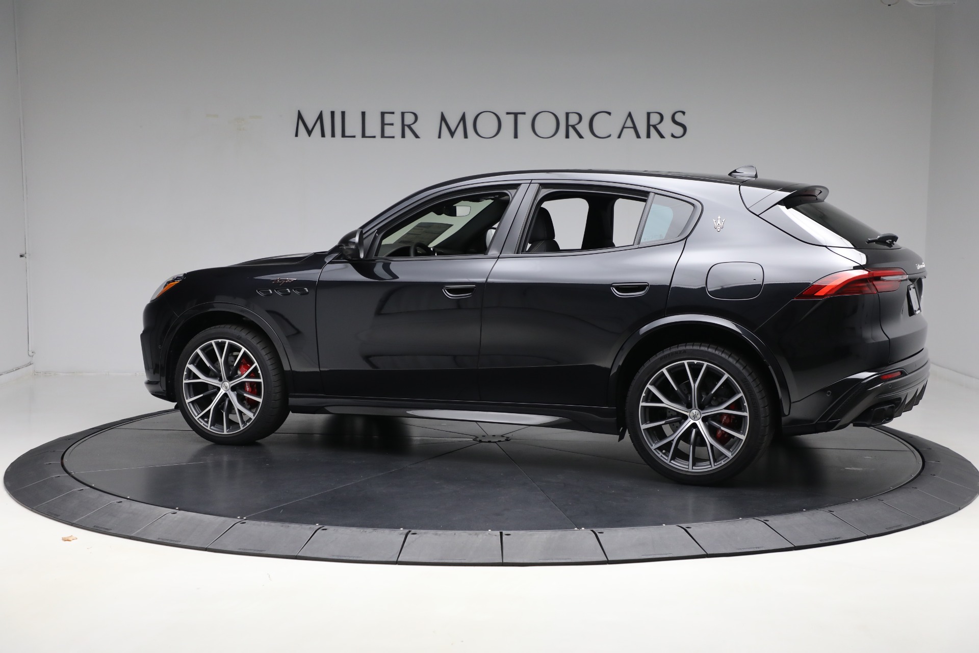 New-2024-Maserati-Grecale-Trofeo