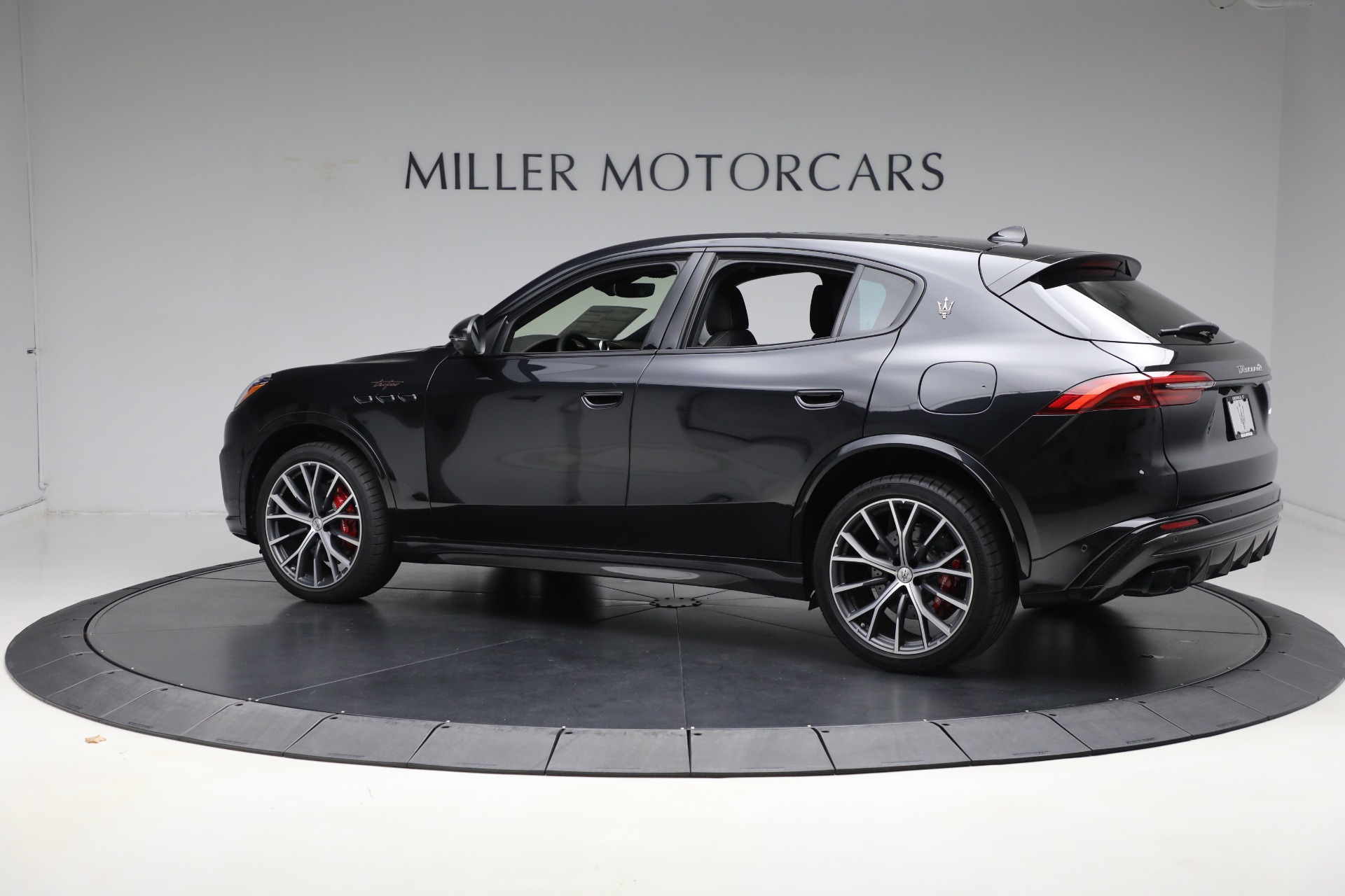 New-2024-Maserati-Grecale-Trofeo