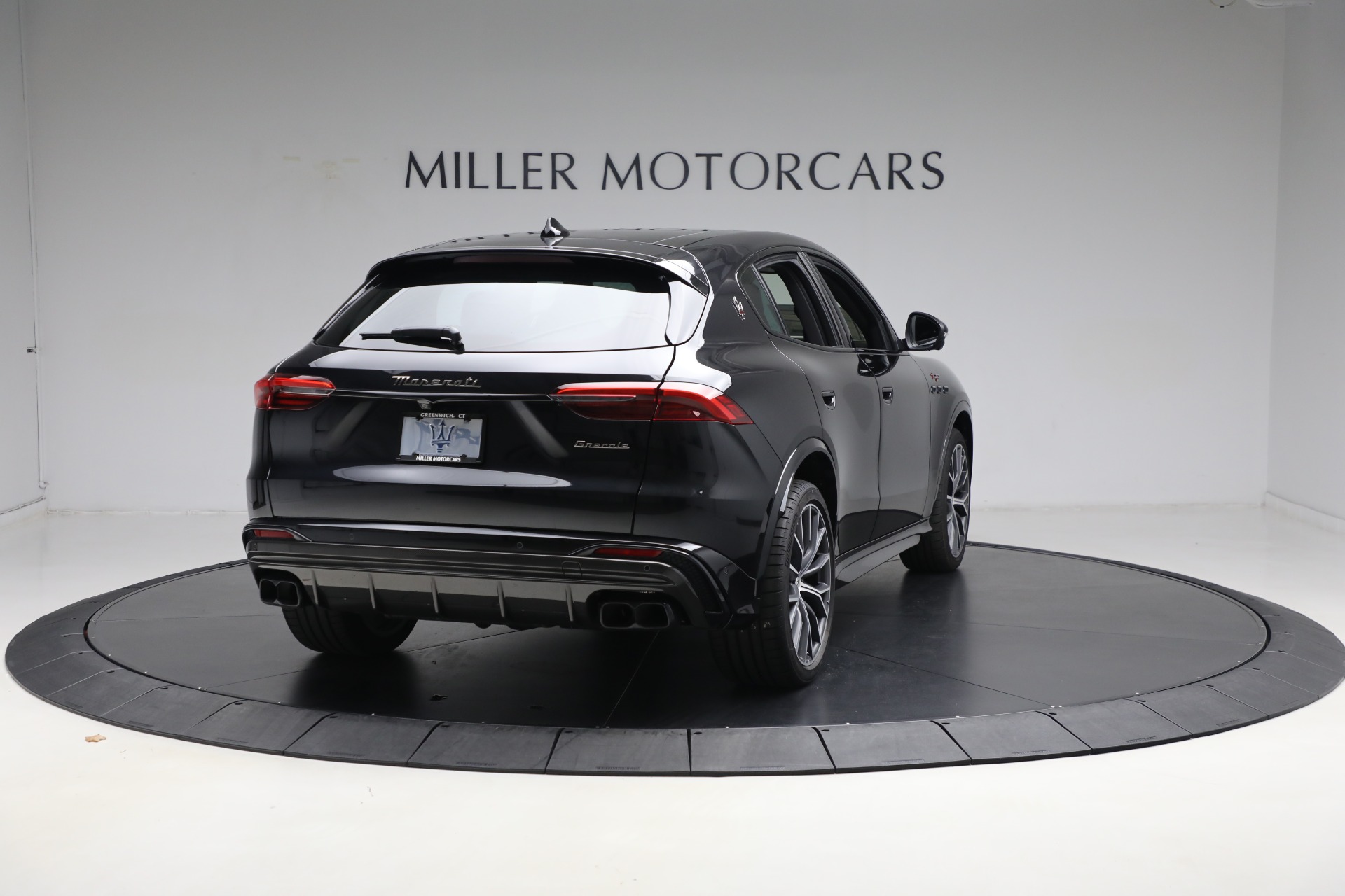 New-2024-Maserati-Grecale-Trofeo