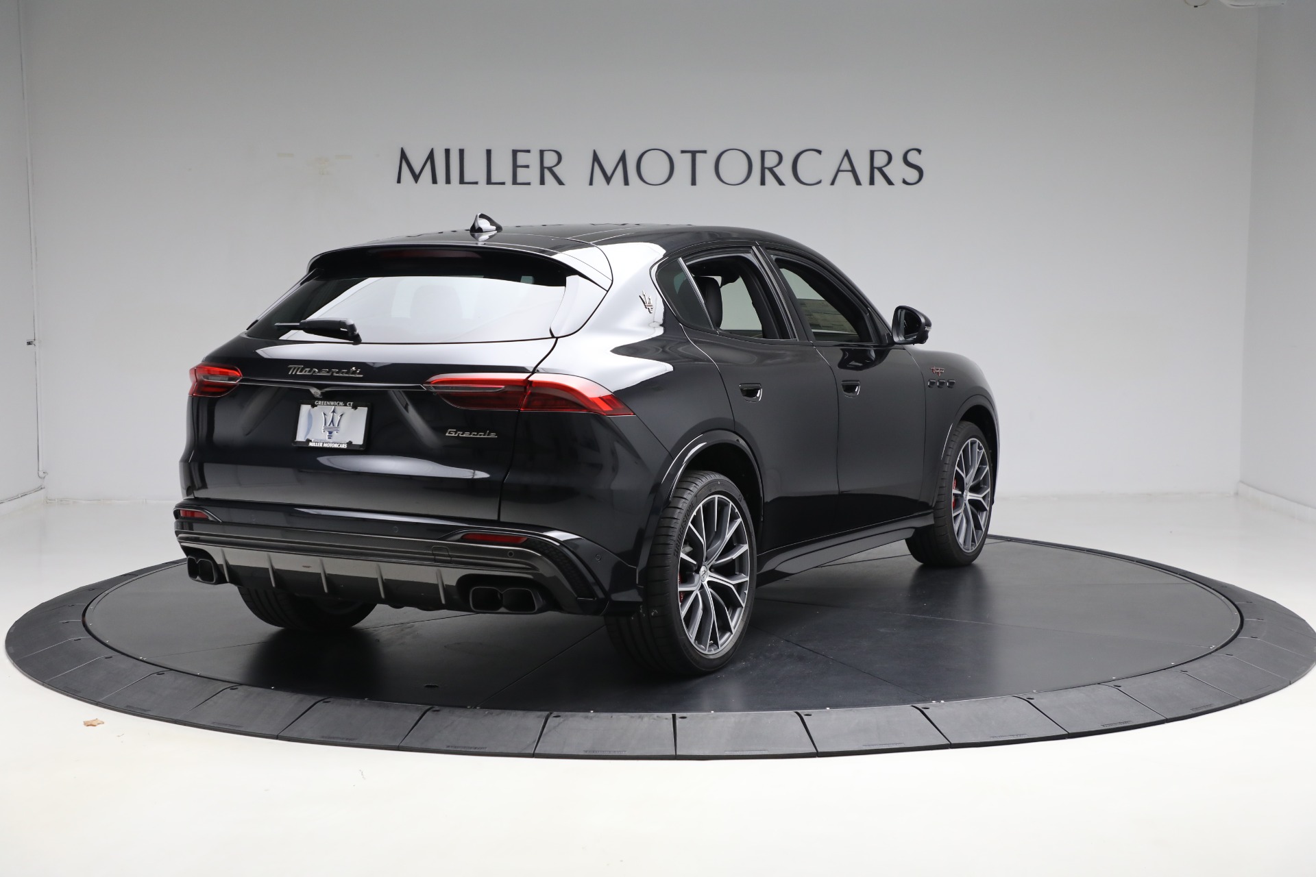 New-2024-Maserati-Grecale-Trofeo