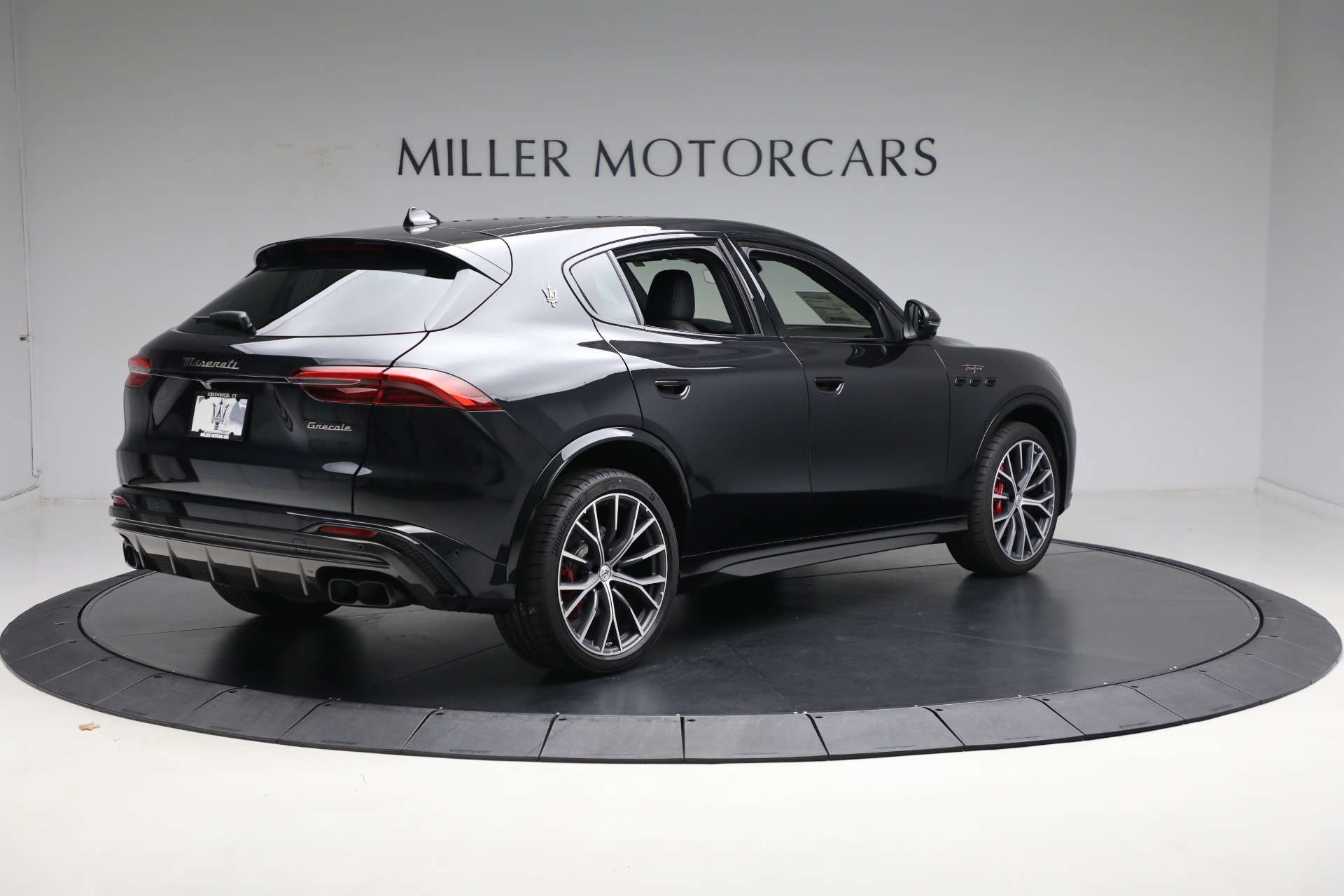 New-2024-Maserati-Grecale-Trofeo