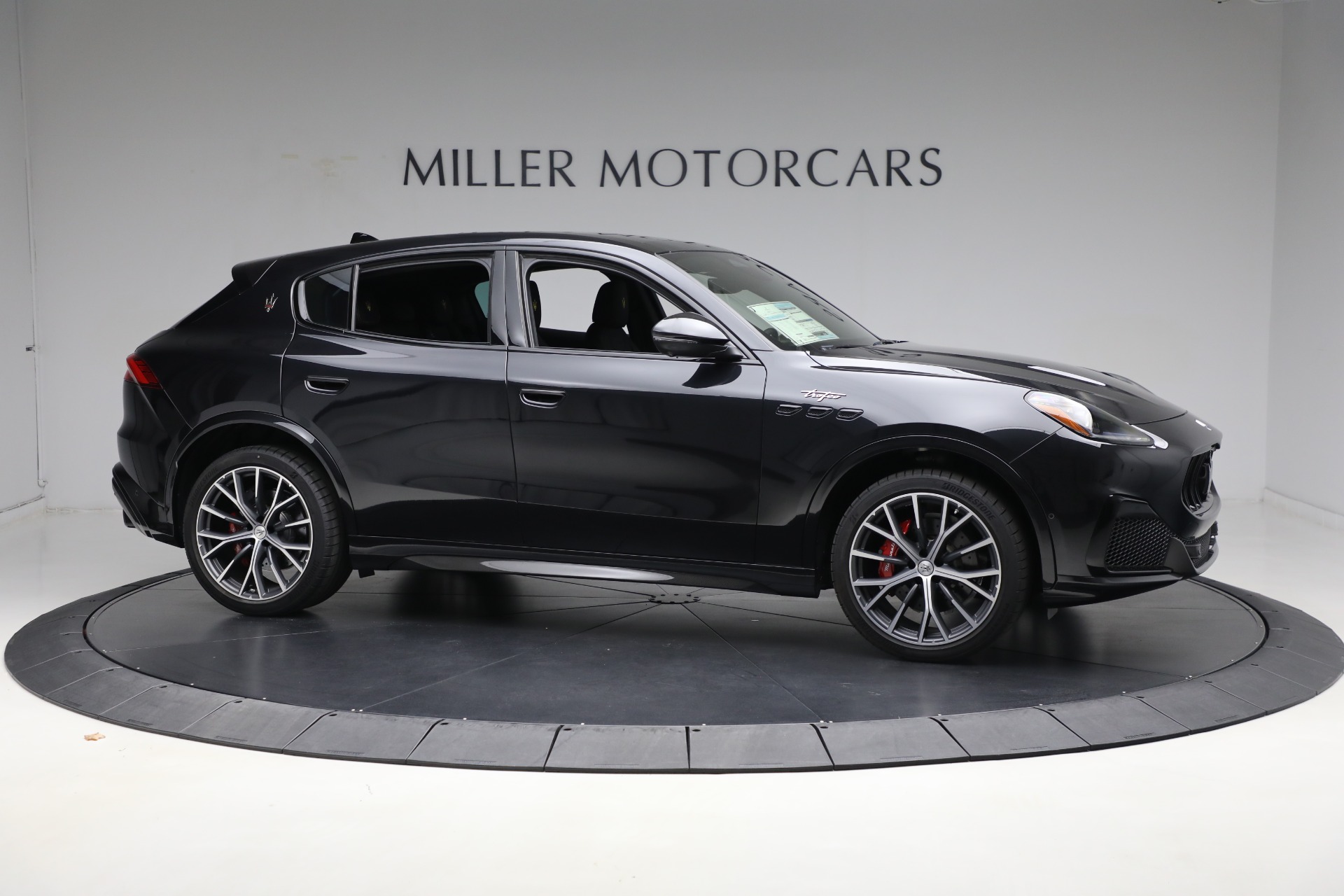 New-2024-Maserati-Grecale-Trofeo