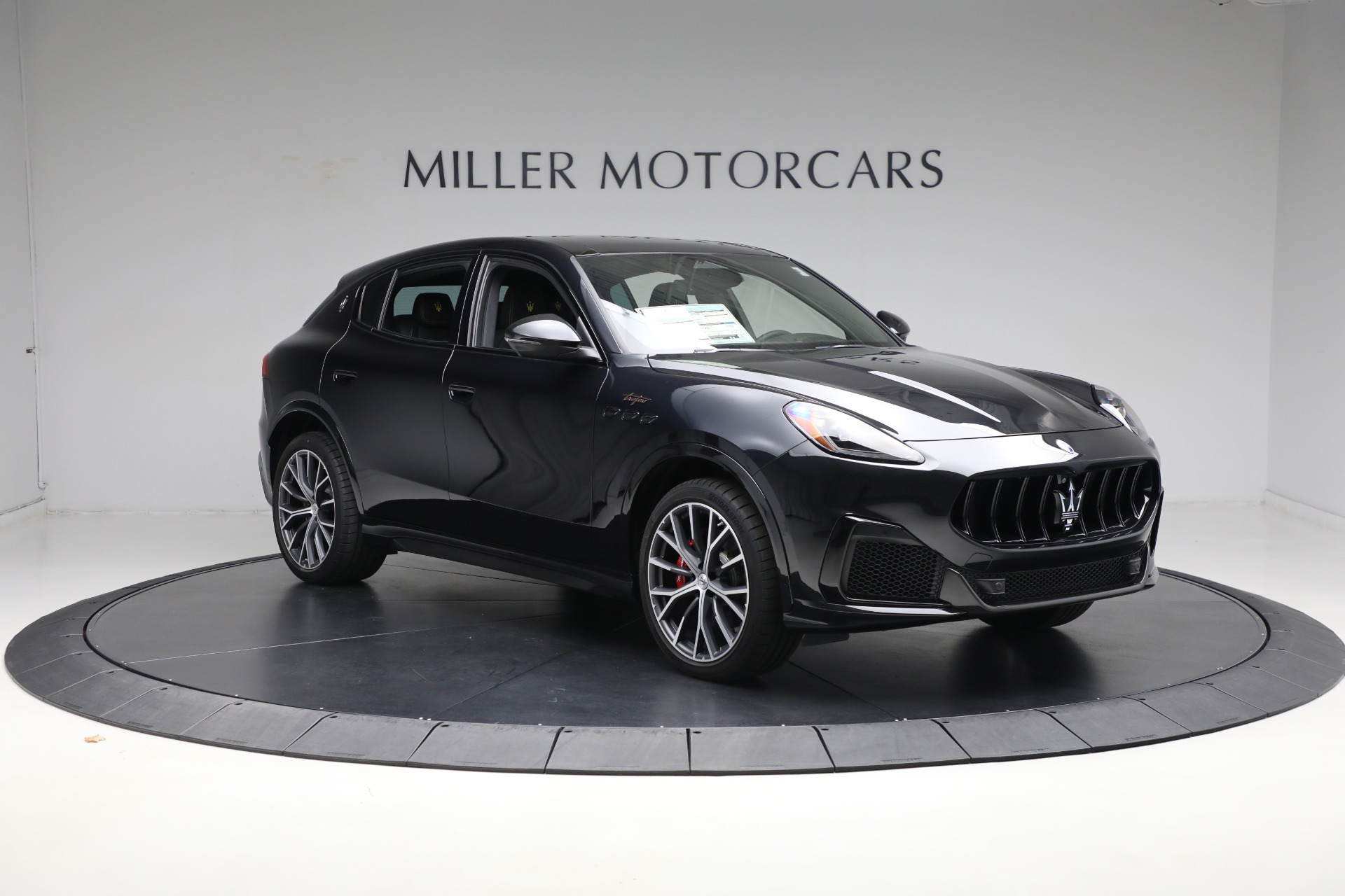 New-2024-Maserati-Grecale-Trofeo