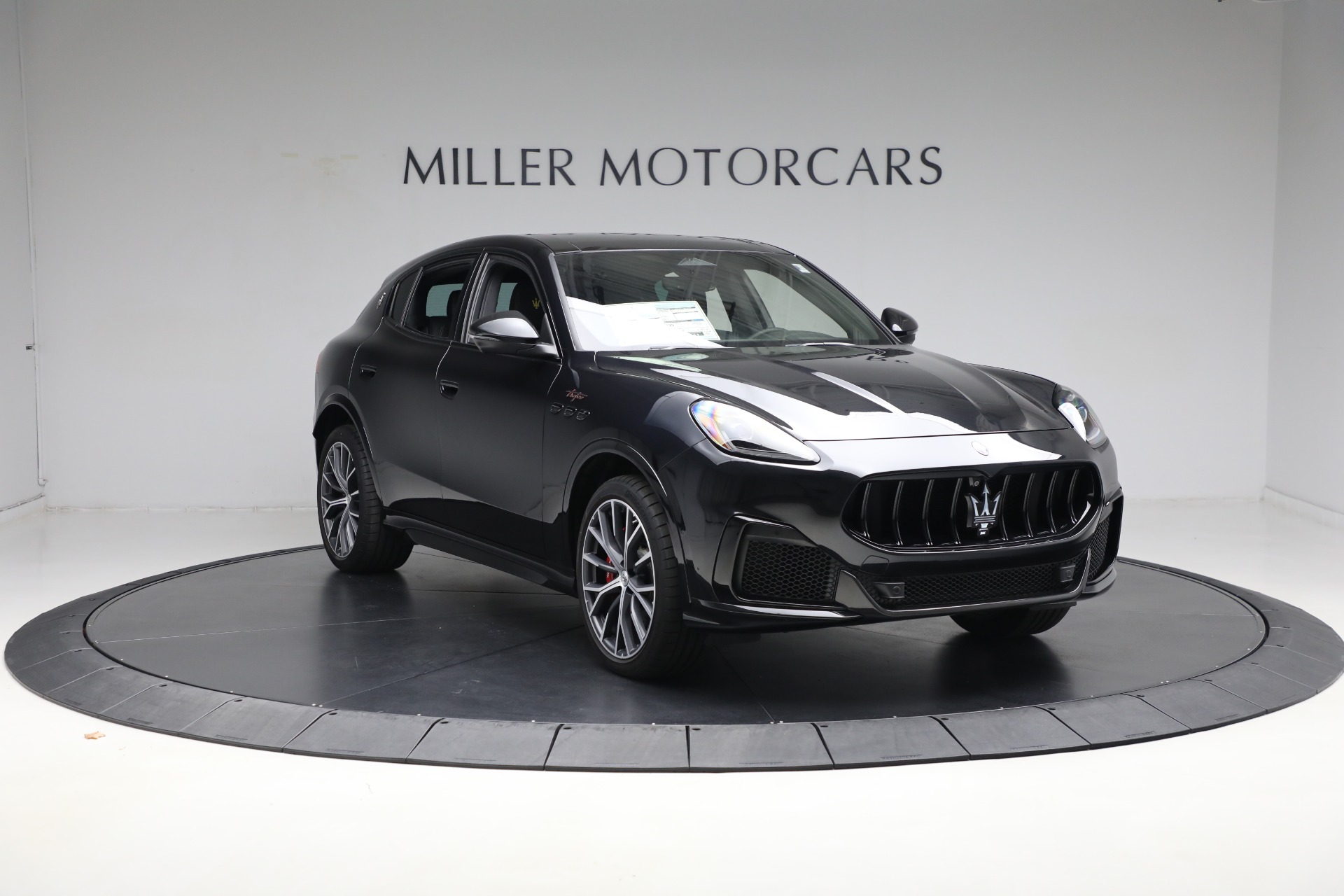 New-2024-Maserati-Grecale-Trofeo