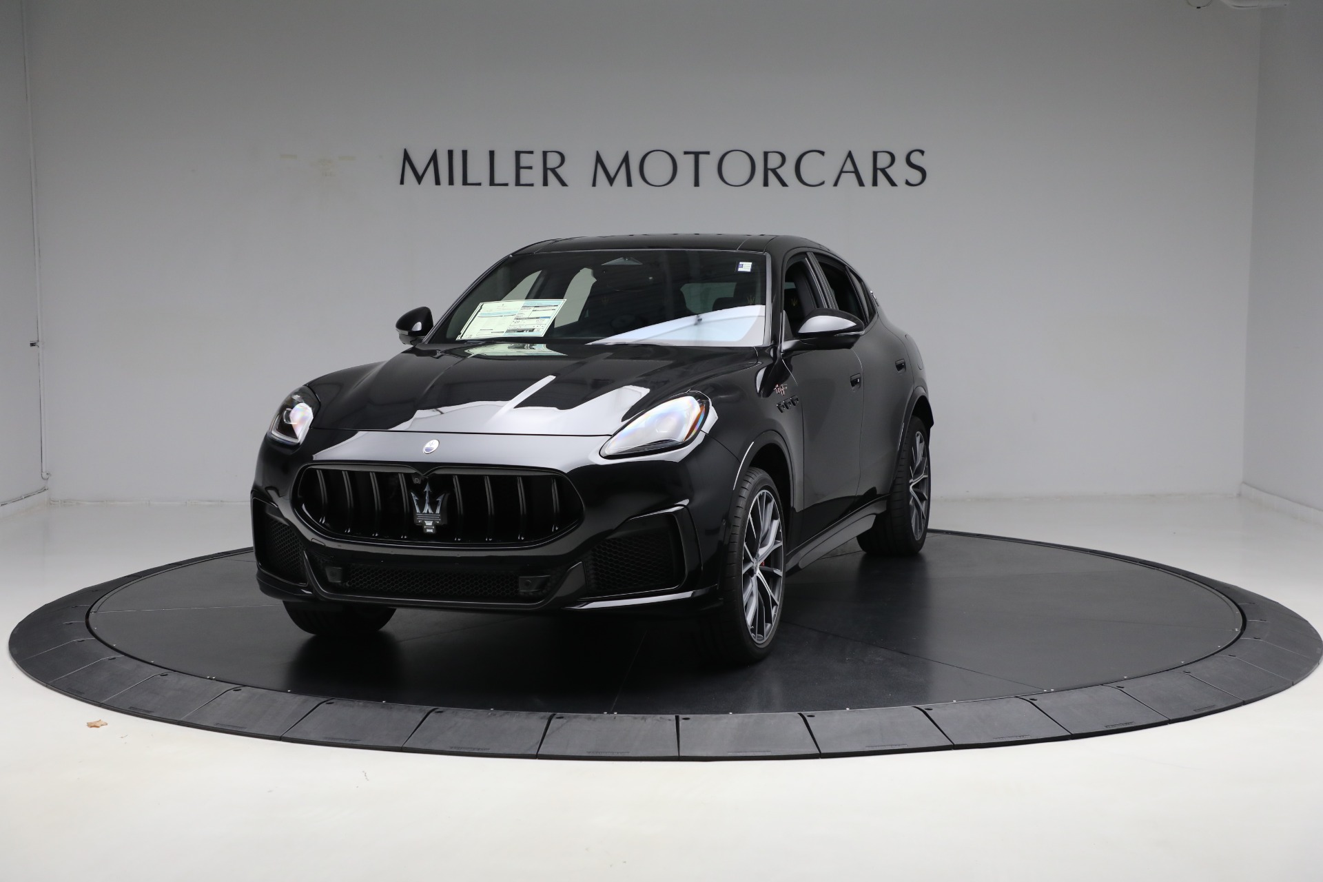 New-2024-Maserati-Grecale-Trofeo