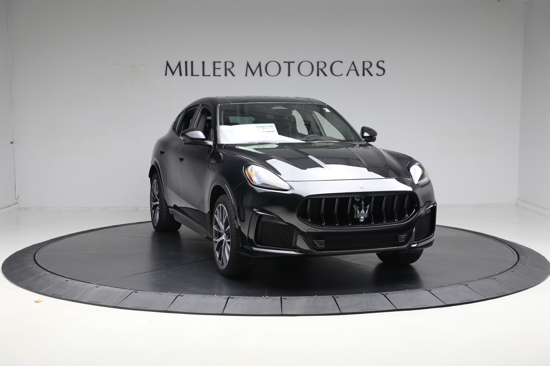 New-2024-Maserati-Grecale-Trofeo