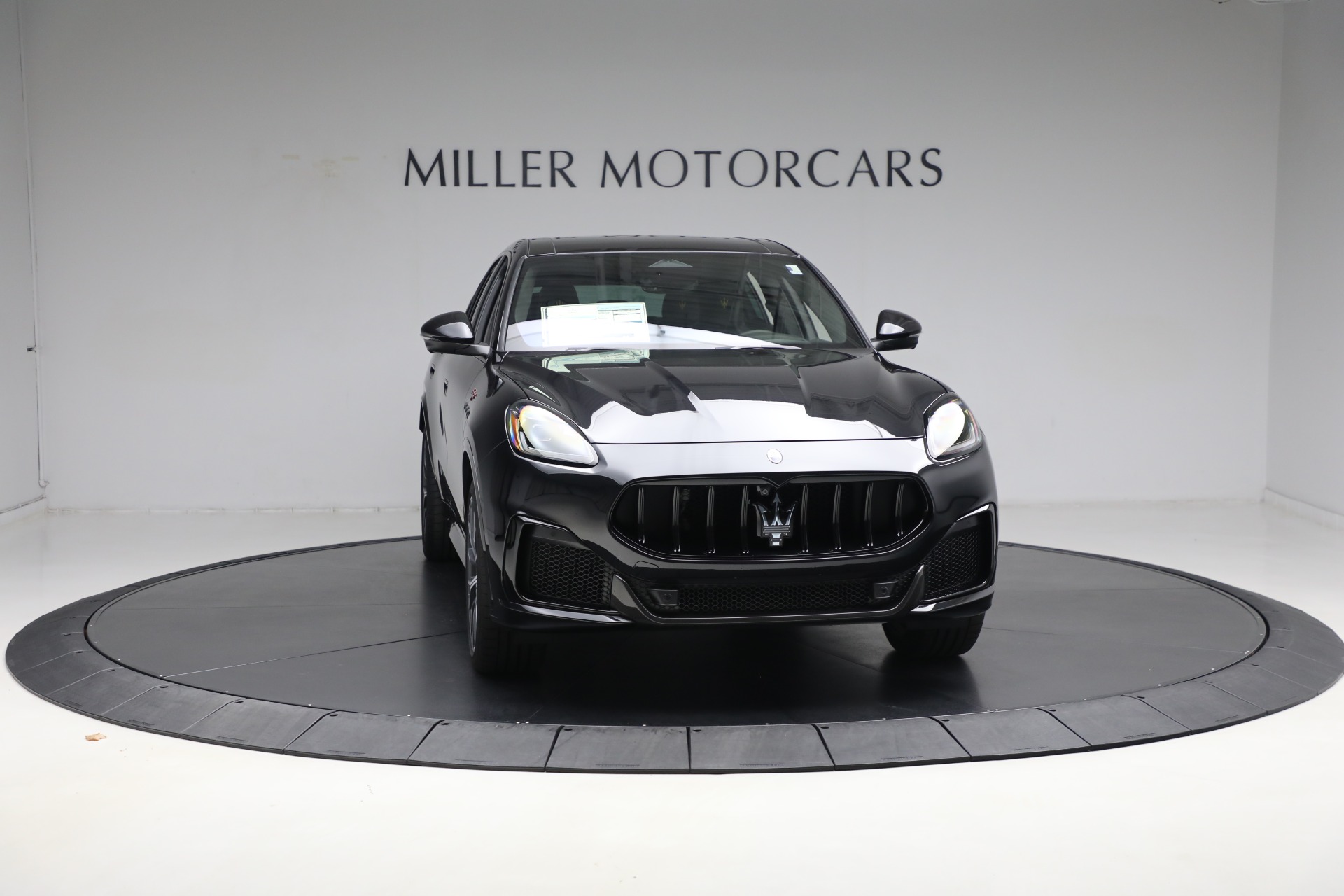 New-2024-Maserati-Grecale-Trofeo