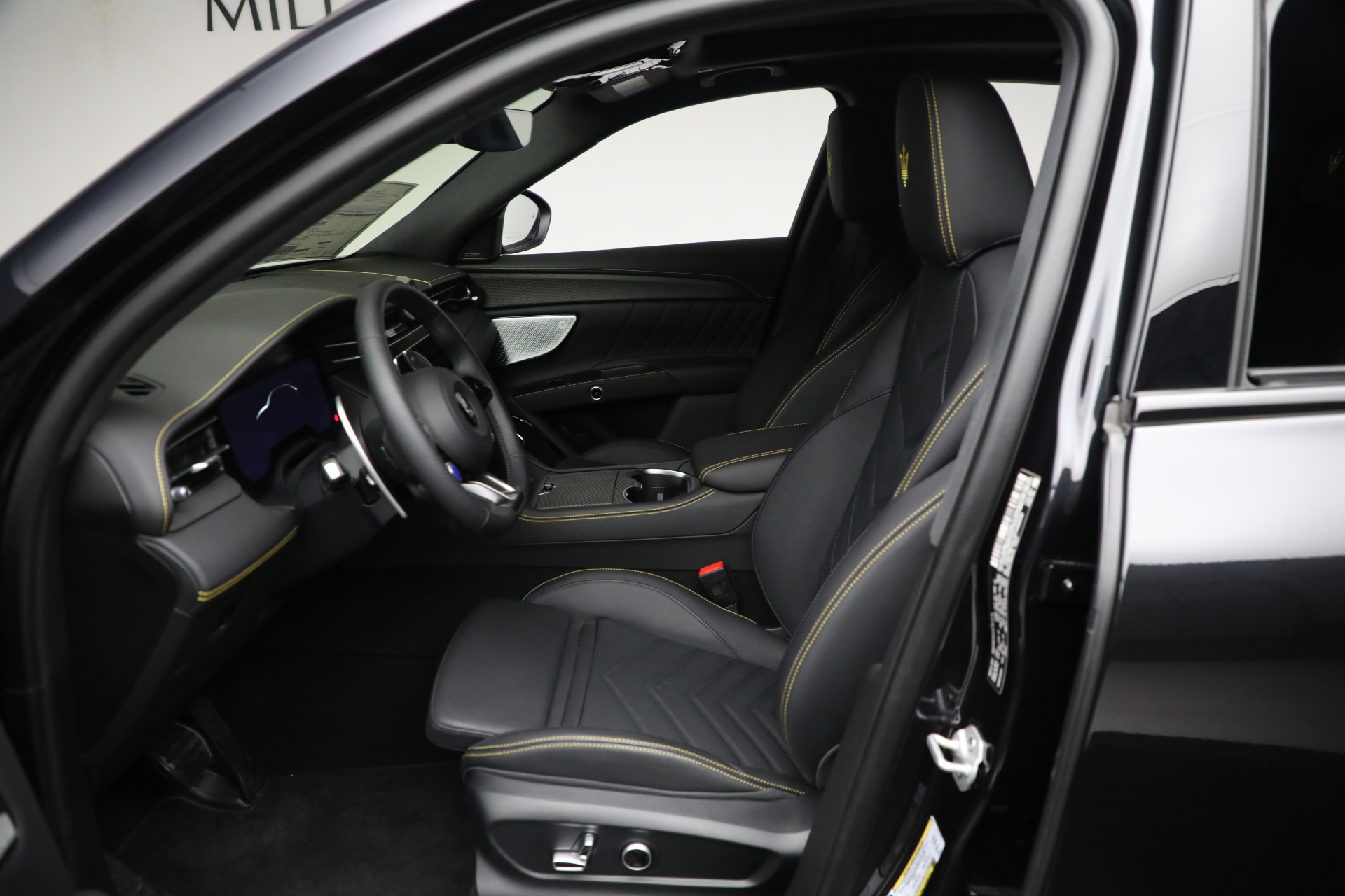 New-2024-Maserati-Grecale-Trofeo