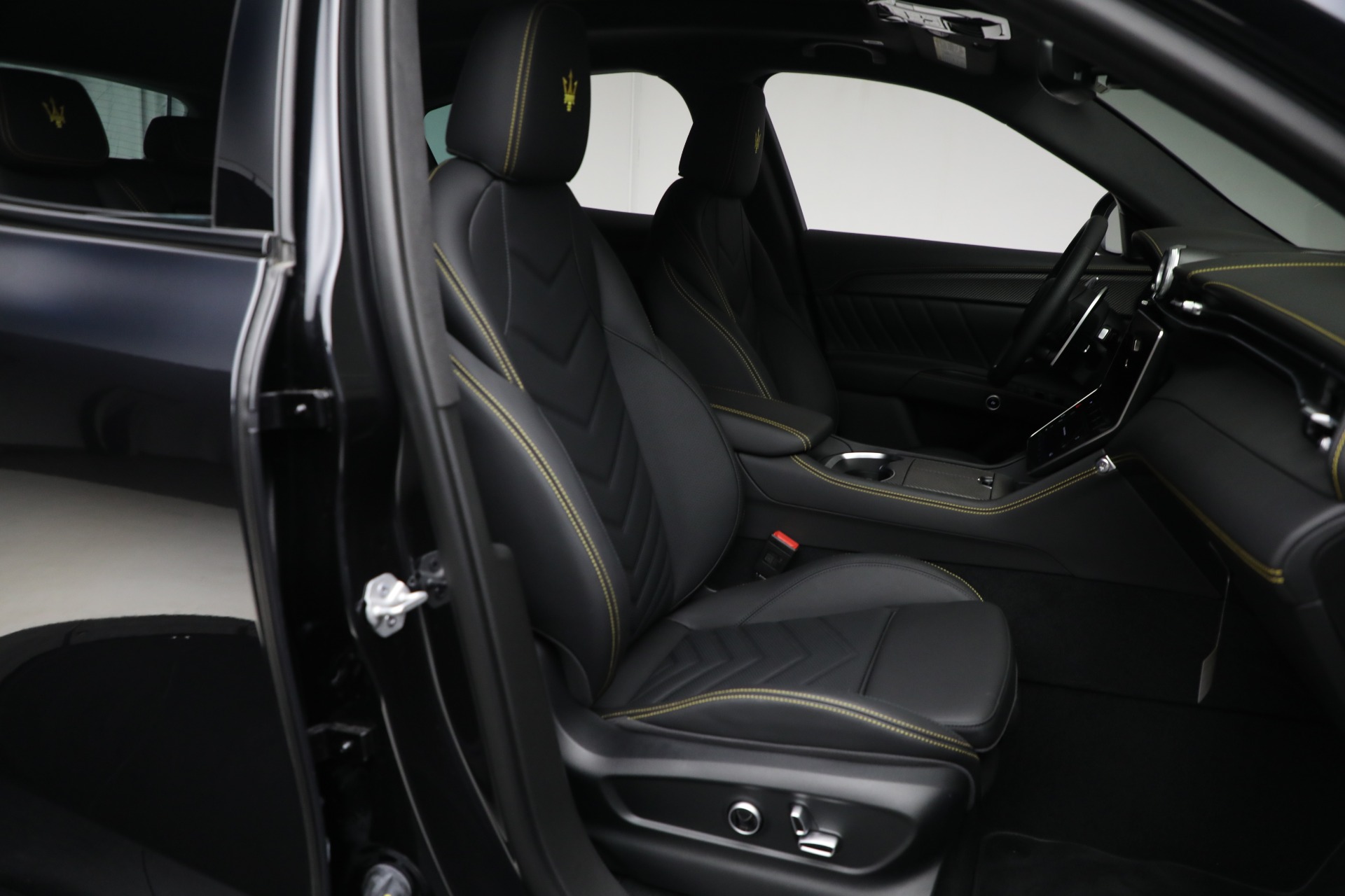 New-2024-Maserati-Grecale-Trofeo