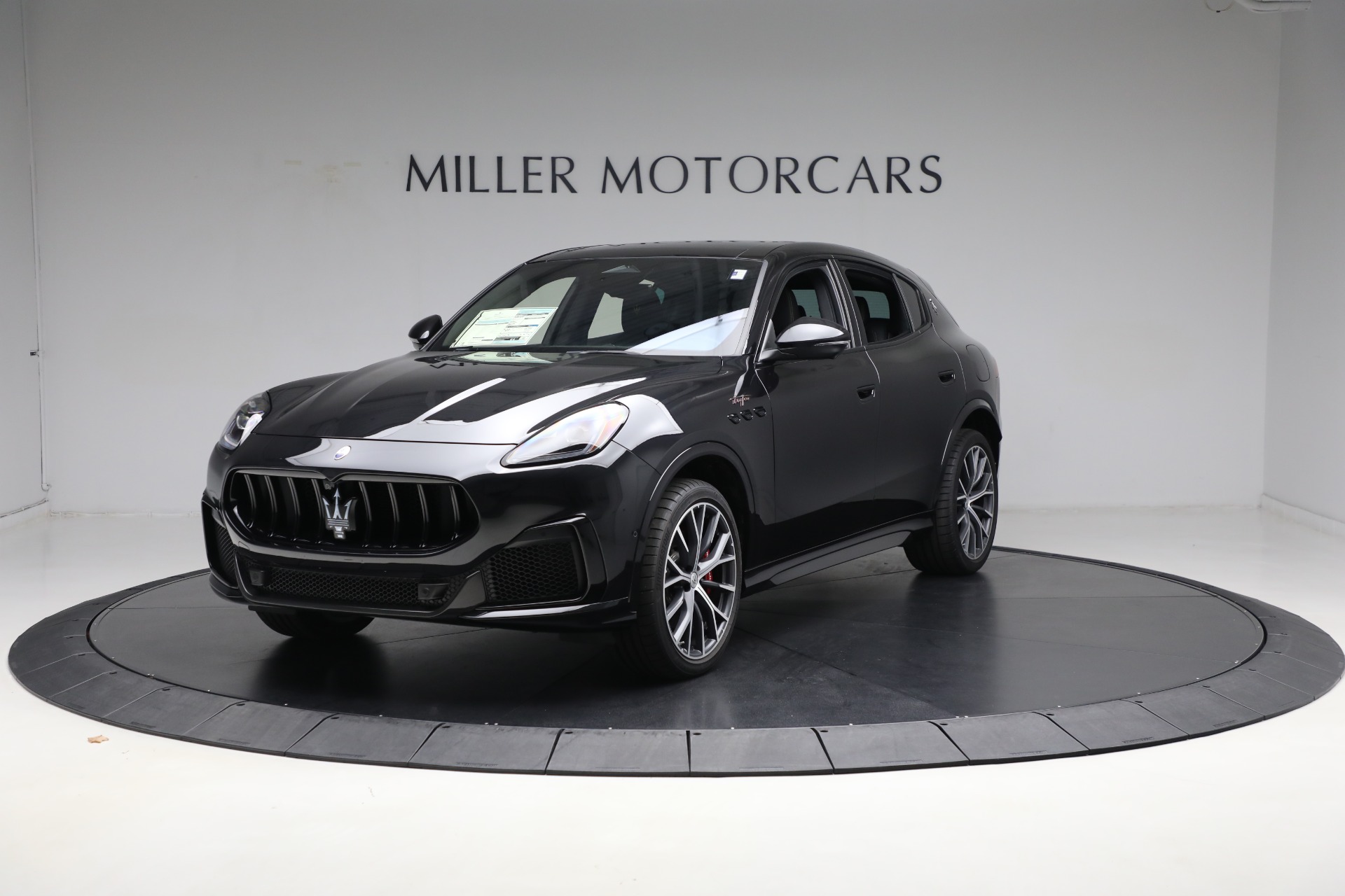 New-2024-Maserati-Grecale-Trofeo