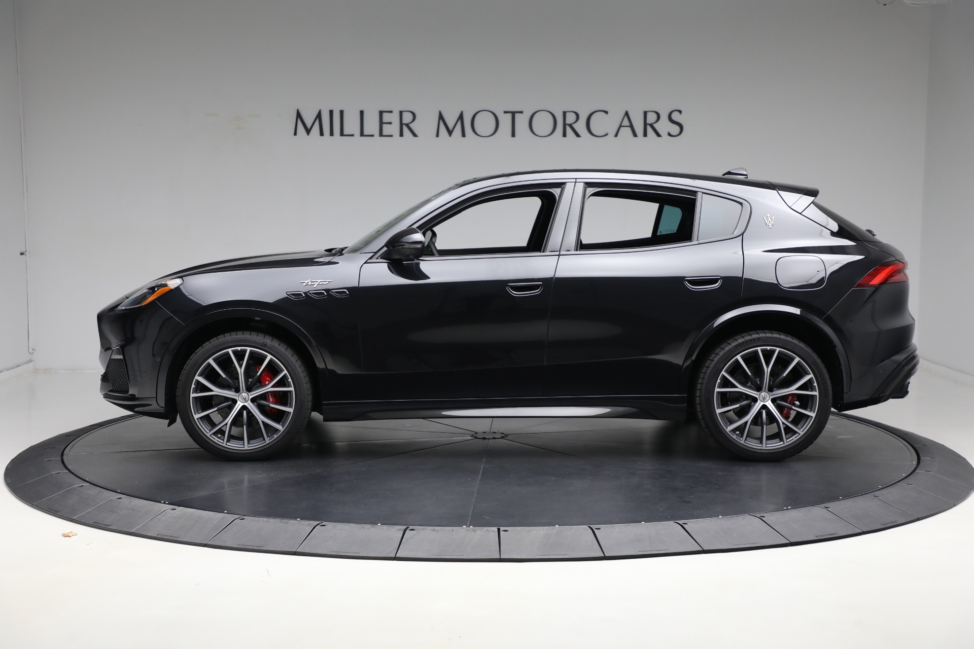 New-2024-Maserati-Grecale-Trofeo