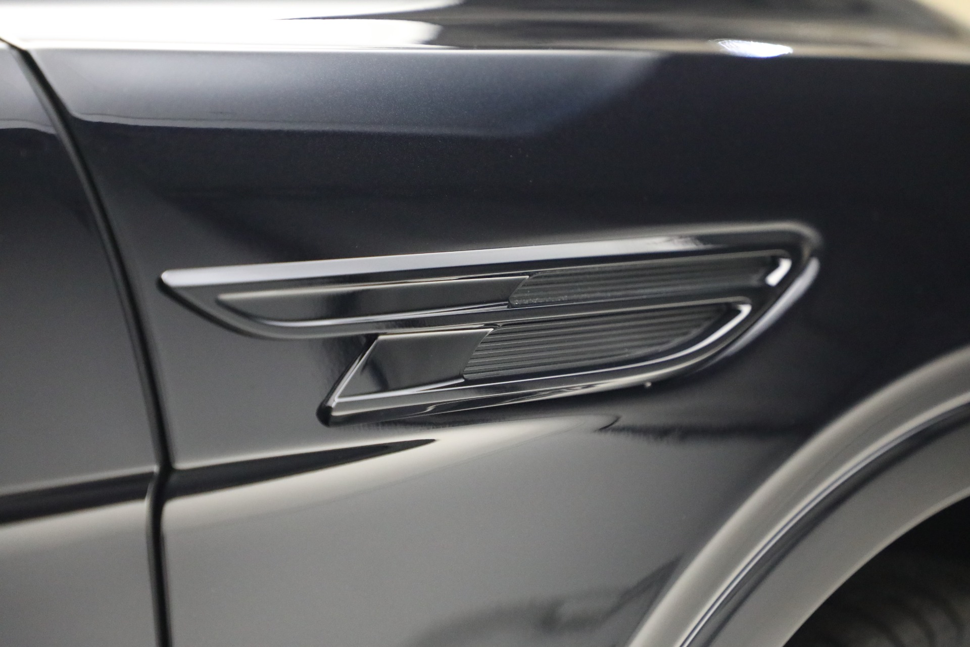 New-2024-Bentley-Bentayga-S-V8