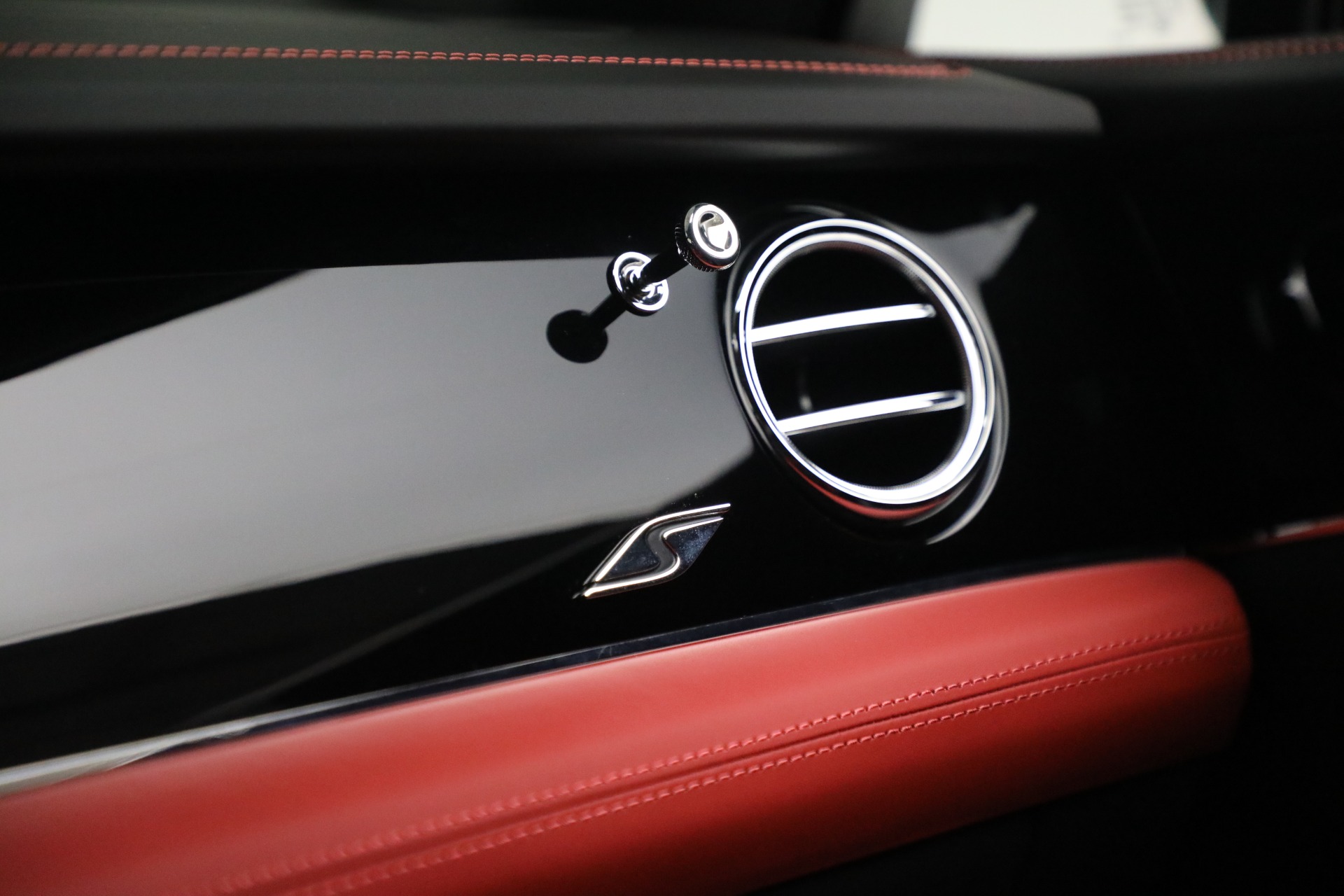 New-2024-Bentley-Bentayga-S-V8