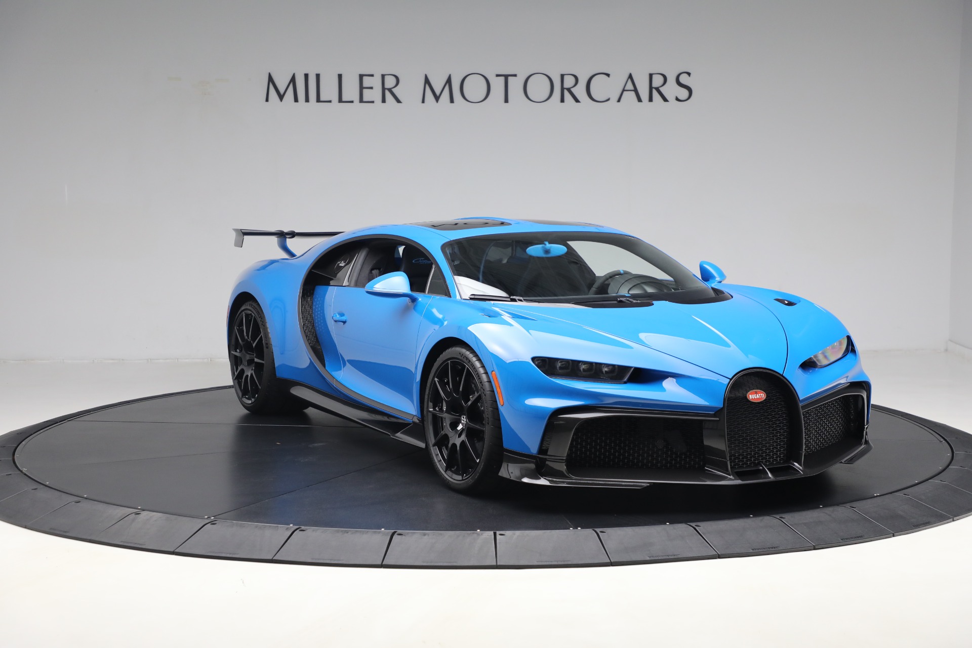 Used-2021-Bugatti-Chiron-Pur-Sport