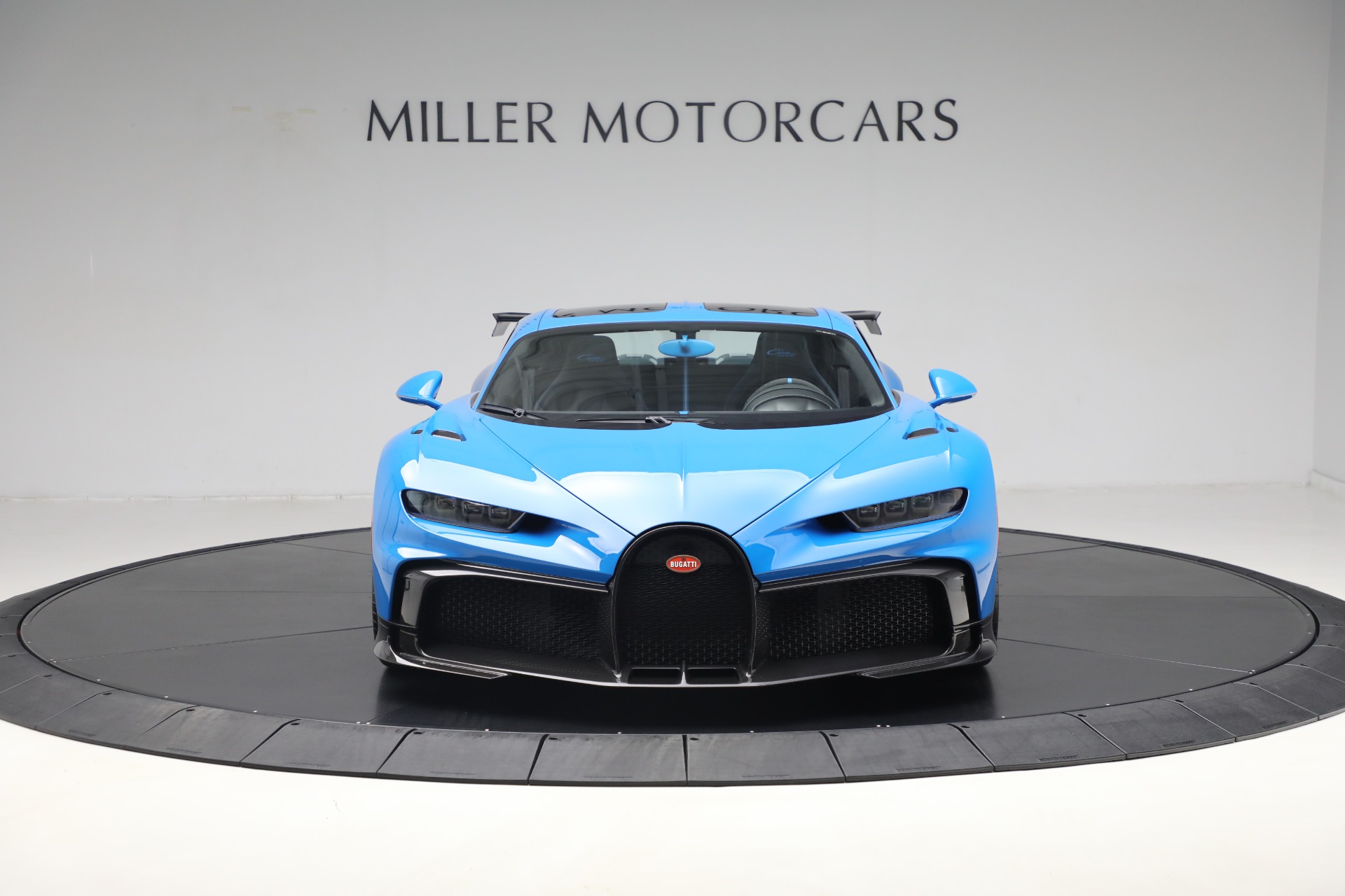Used-2021-Bugatti-Chiron-Pur-Sport