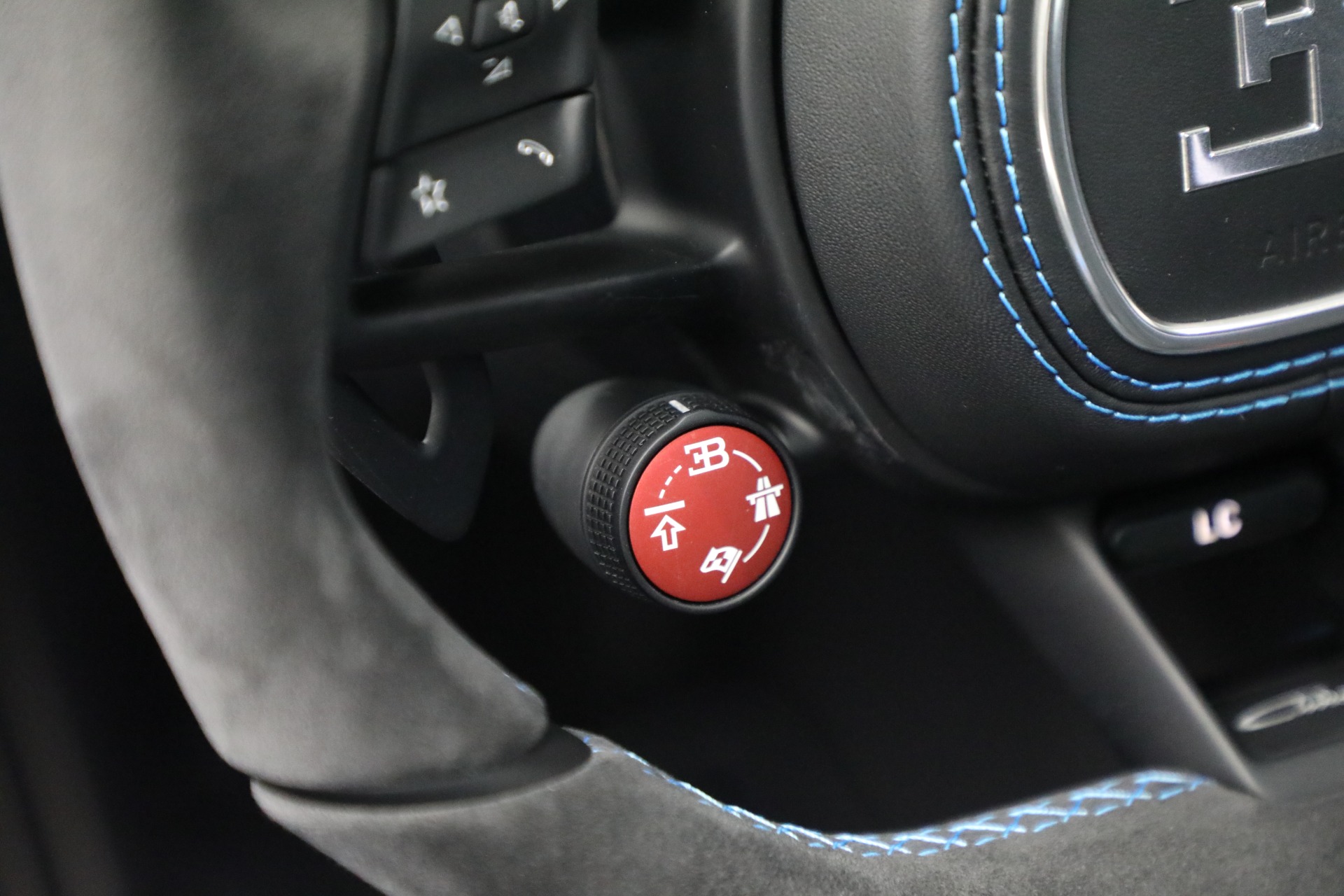 Used-2021-Bugatti-Chiron-Pur-Sport