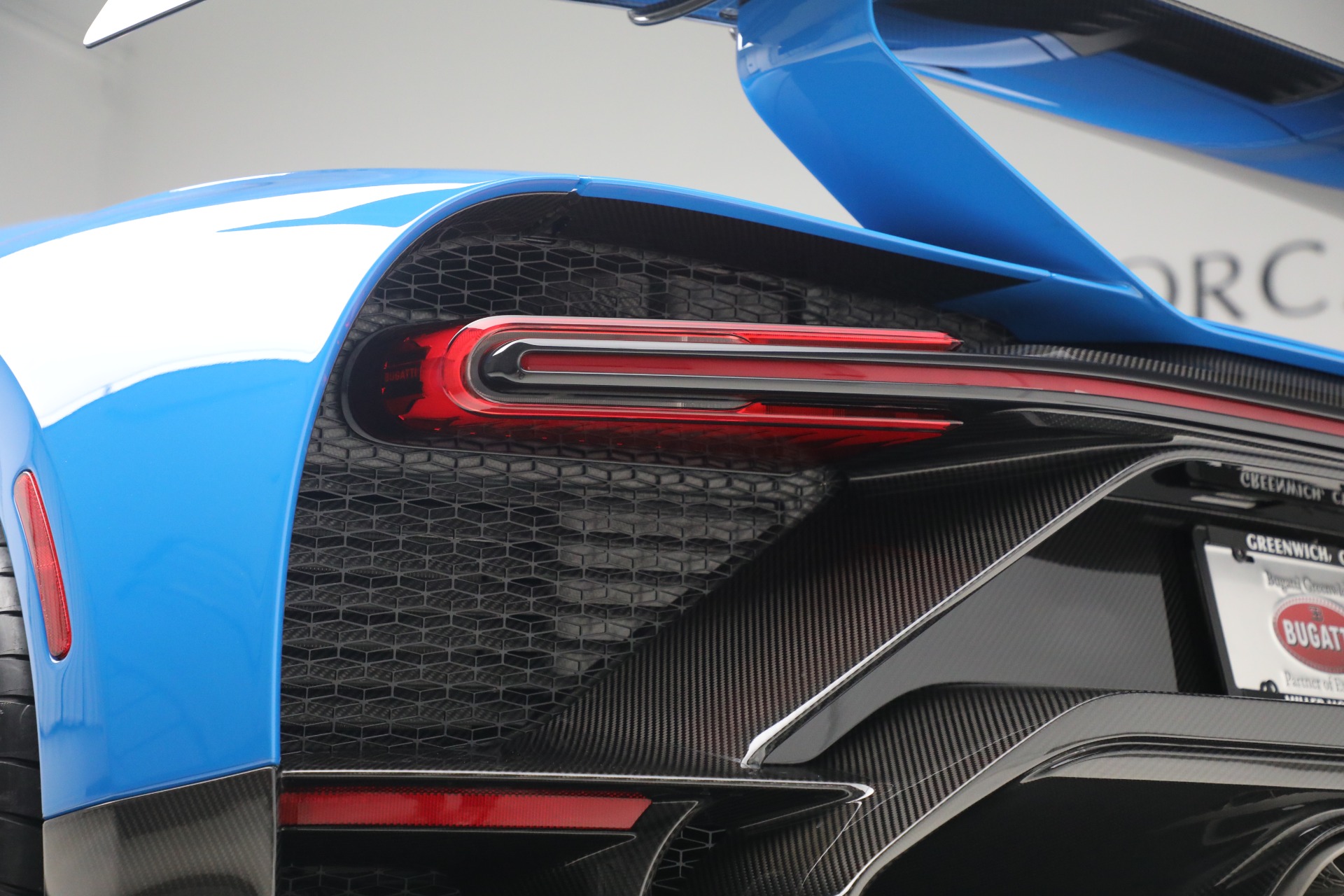 Used-2021-Bugatti-Chiron-Pur-Sport